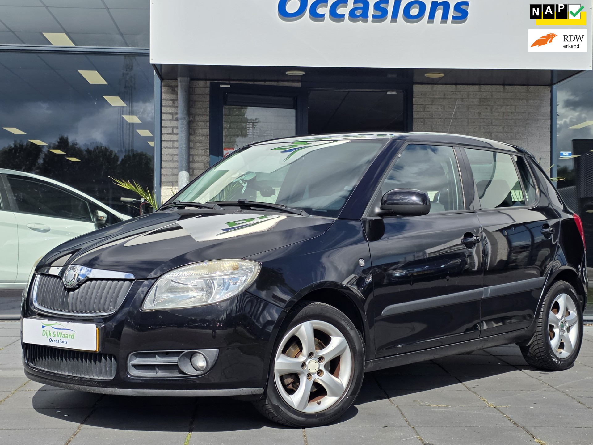 Skoda Fabia 1.4-16V Ambiente - NAP - NIEUWE APK - 5-DEURS - LICHTMETAAL 2008 - voorkant
