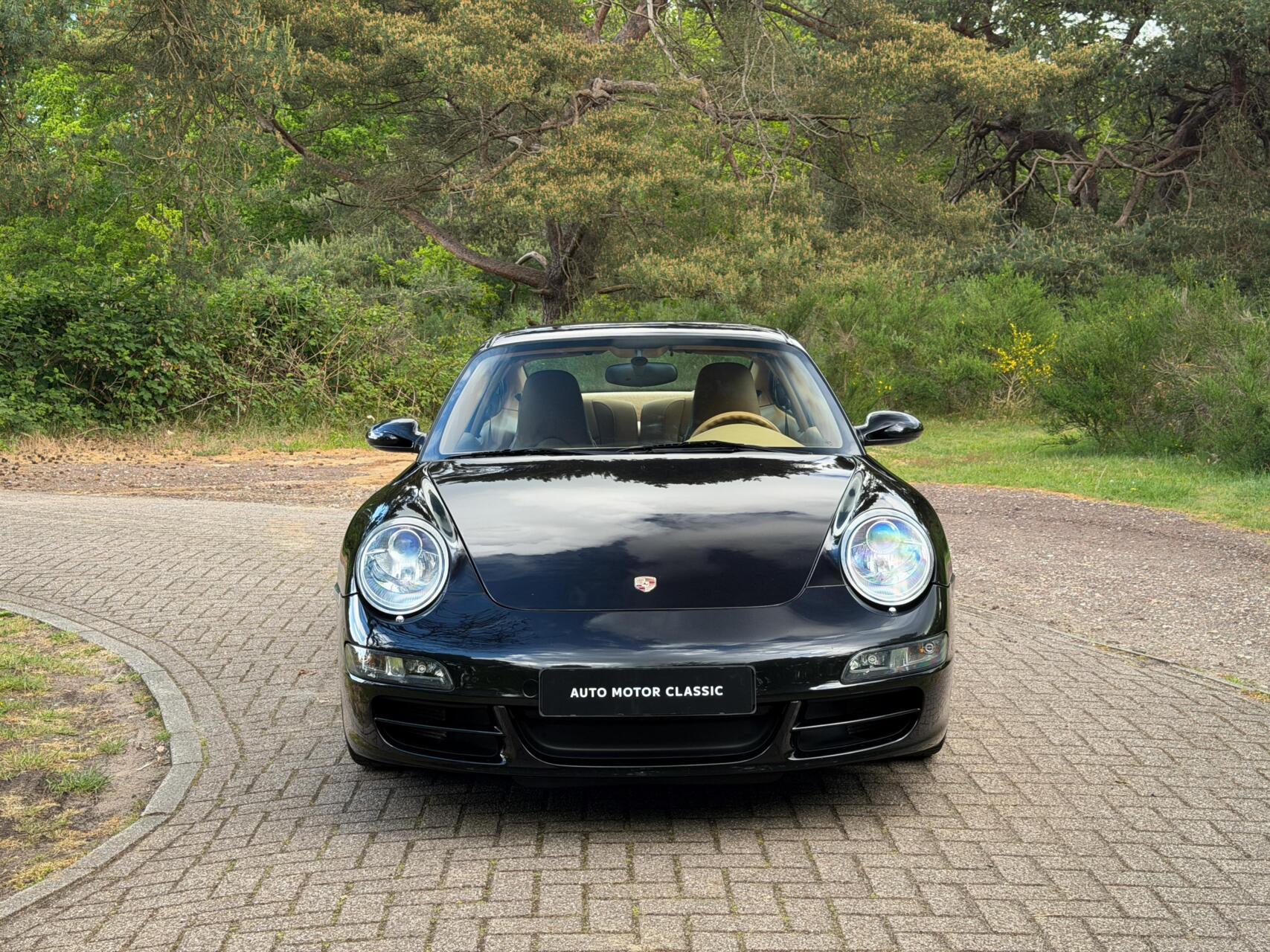 Foto van Porsche 911 Carrera
