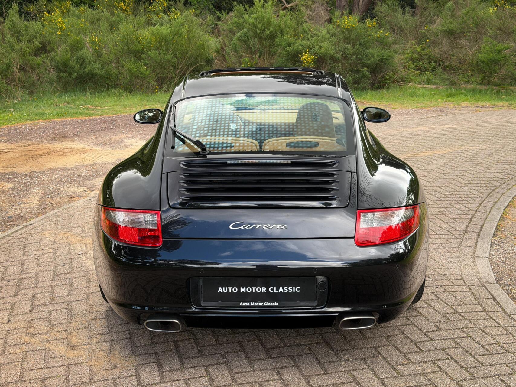 Foto van Porsche 911 Carrera
