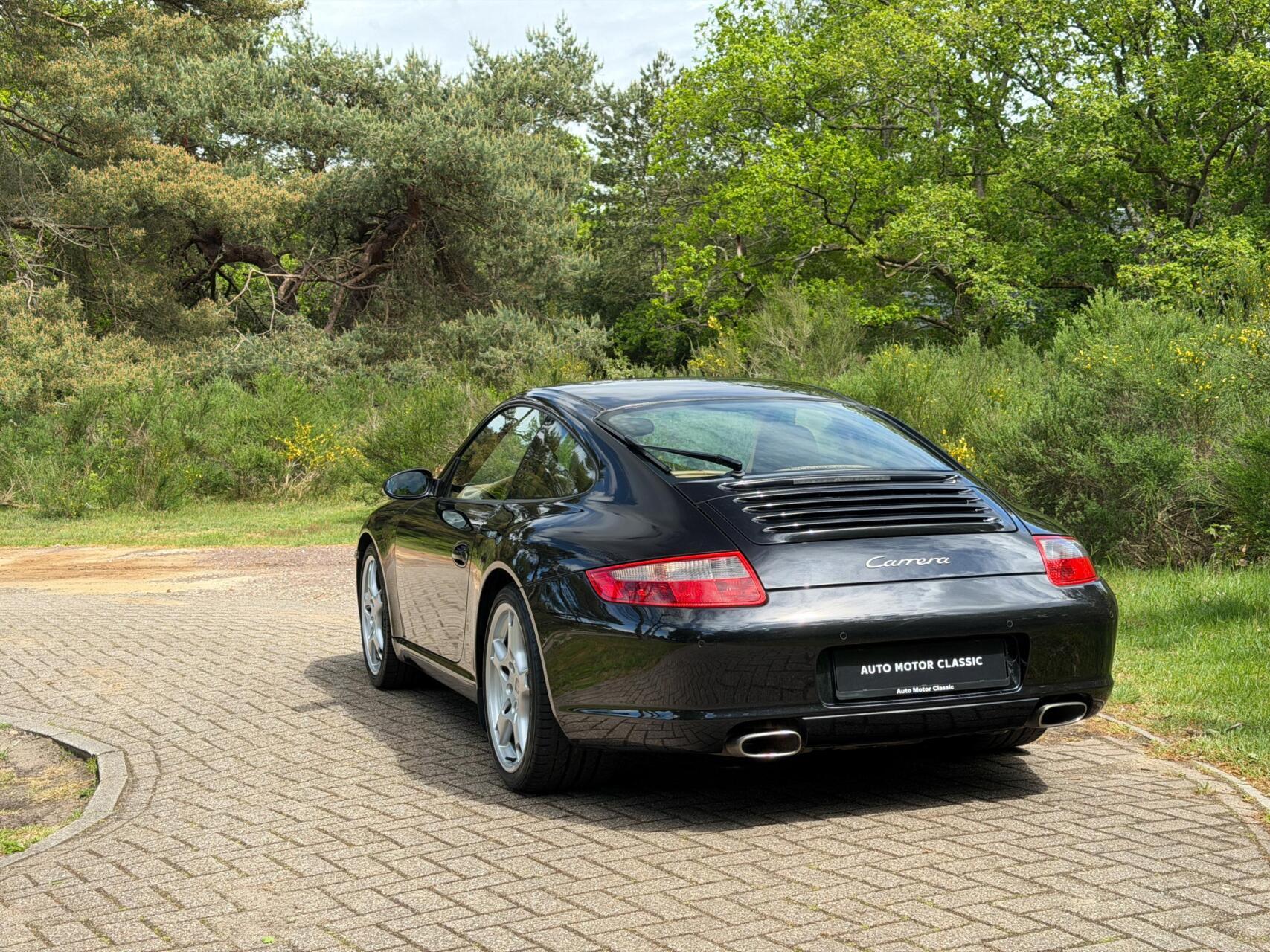 Foto van Porsche 911 Carrera