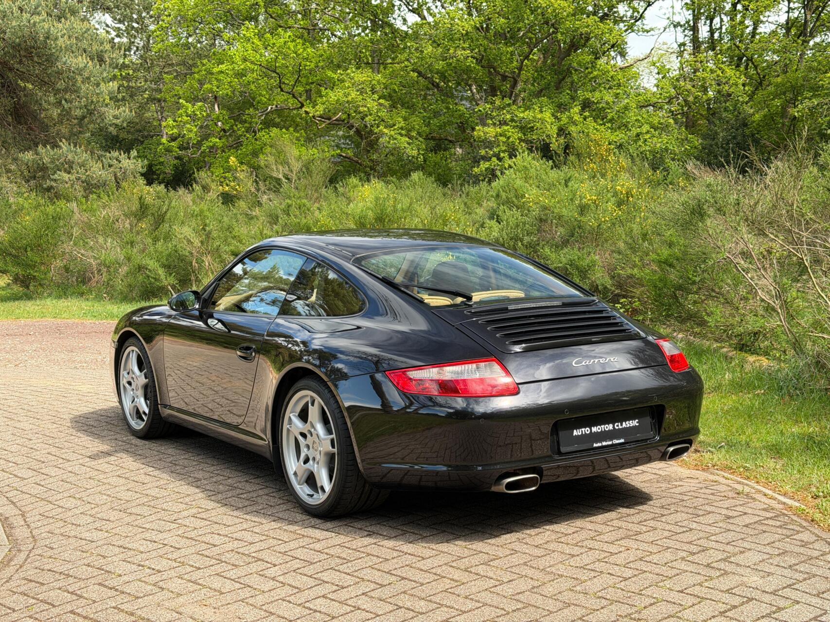 Foto van Porsche 911 Carrera