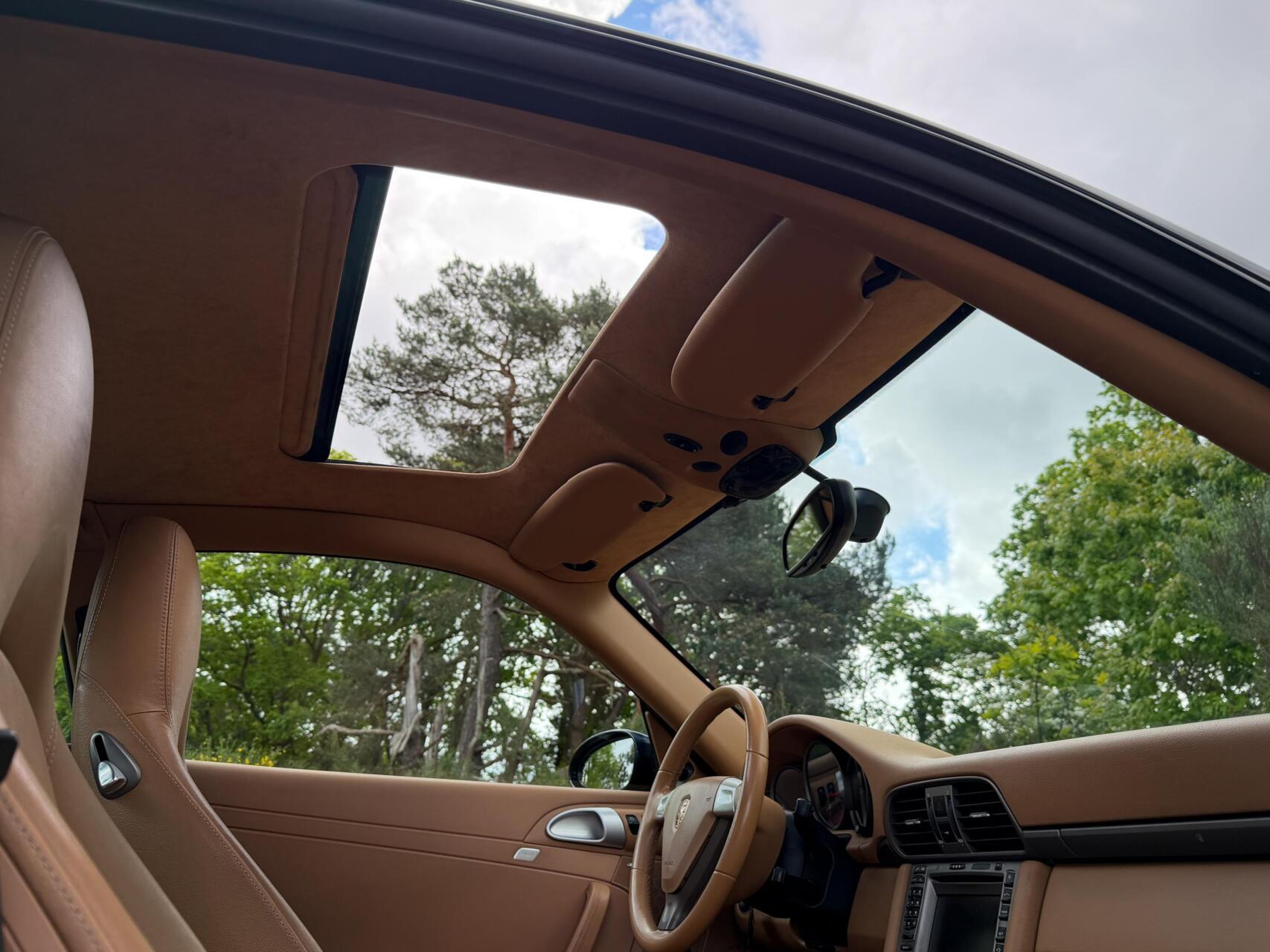 Foto van Porsche 911 Carrera