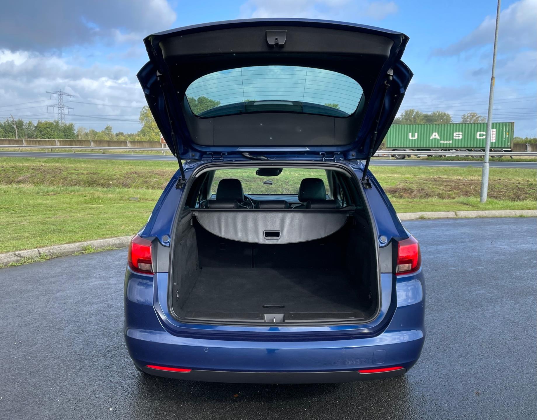 Foto van Opel Astra Sports Tourer