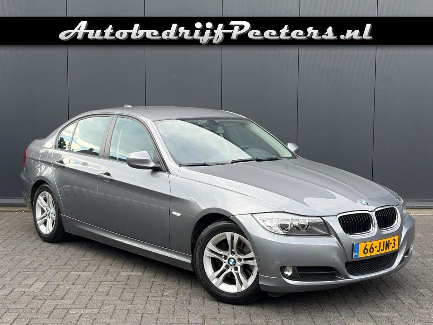 BMW 3er Reihe 318i 1e eigenaar ECC Cruise PDC Trekhaak NL-auto 2009 - voorkant