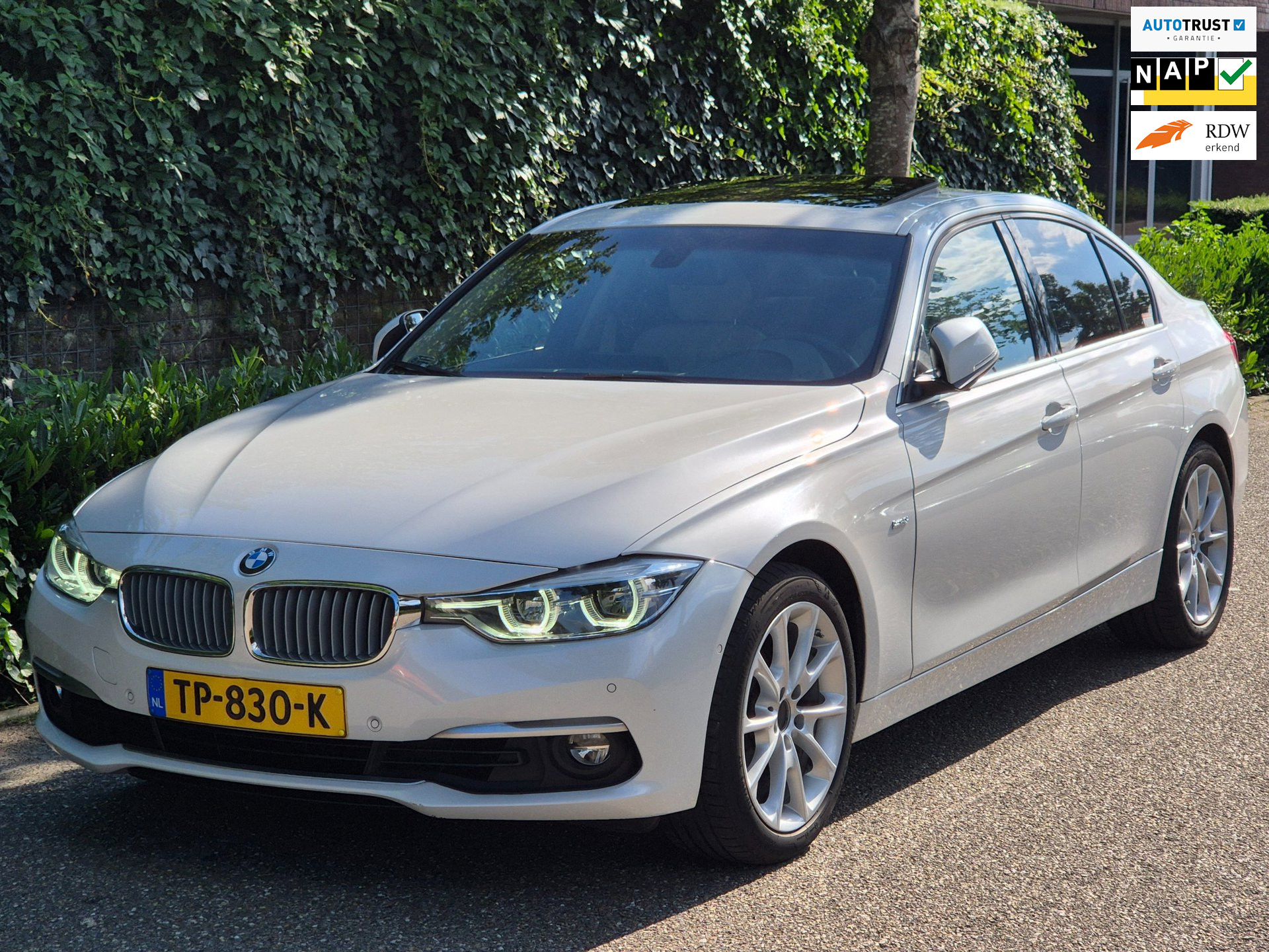 BMW 320i 320i Luxury Edition 2018 - voorkant
