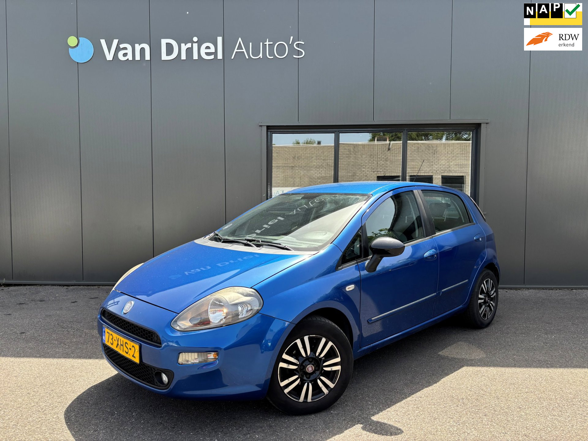 Fiat Fiat Punto 0.9 TwinAir Easy / Airco / Parkeersensoren achter! 2012 - voorkant