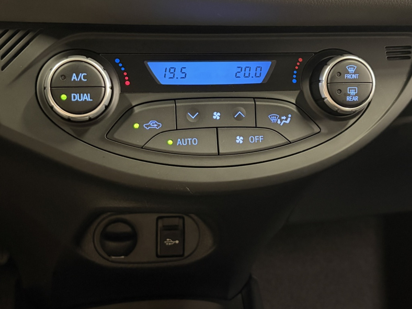 Foto van Toyota Toyota Yaris Hybrid