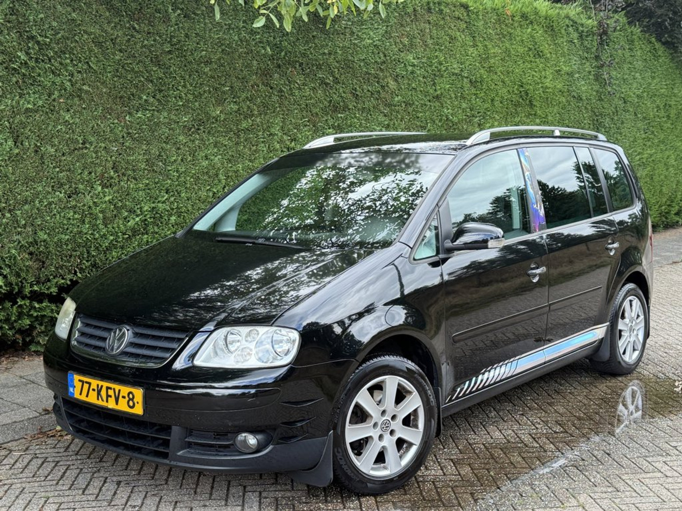 Volkswagen Touran 2.0-16V FSI Trendline/ Elek.Ram/ PDC/ 6 BAK 2005 - voorkant