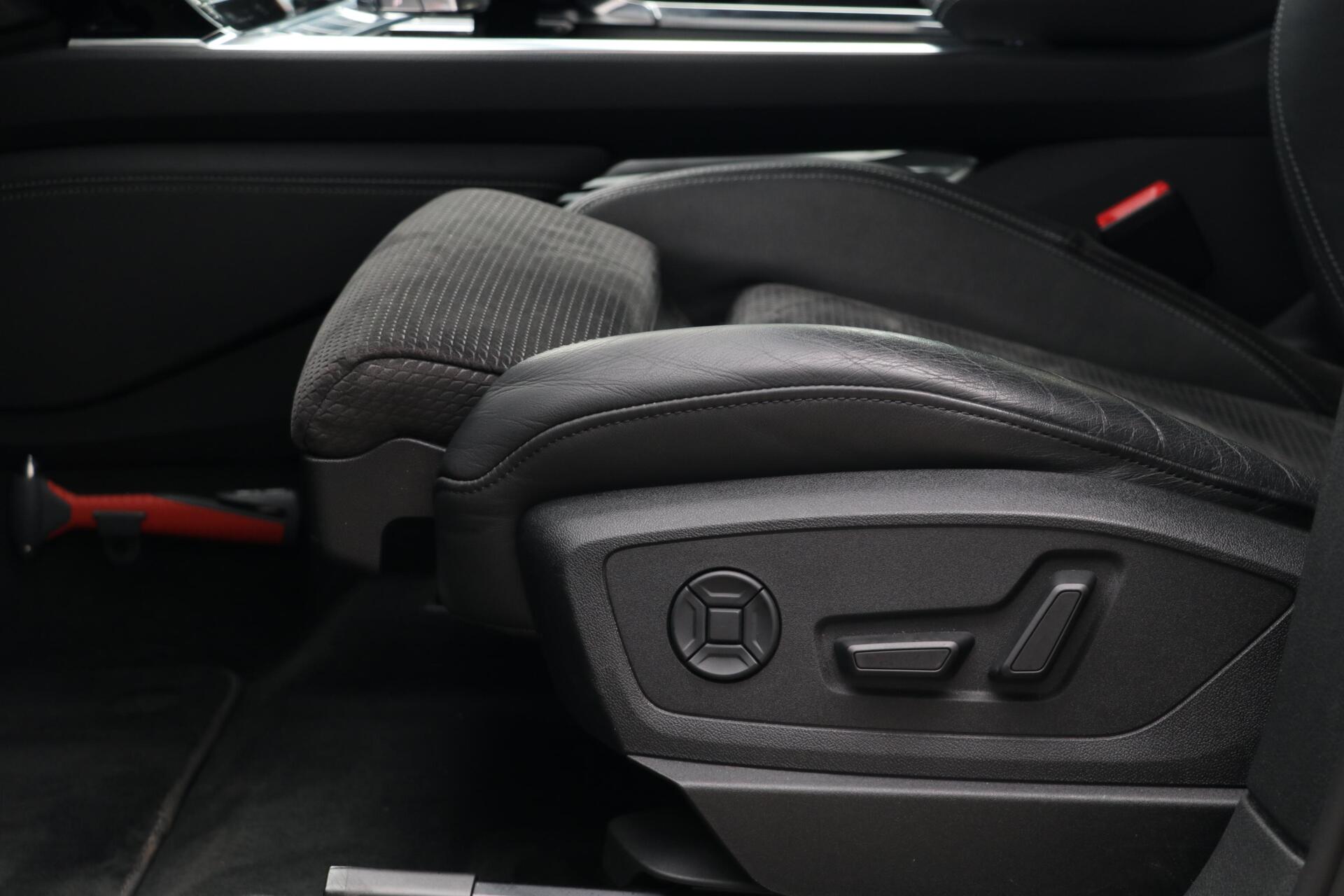 Foto van Audi E-tron 50