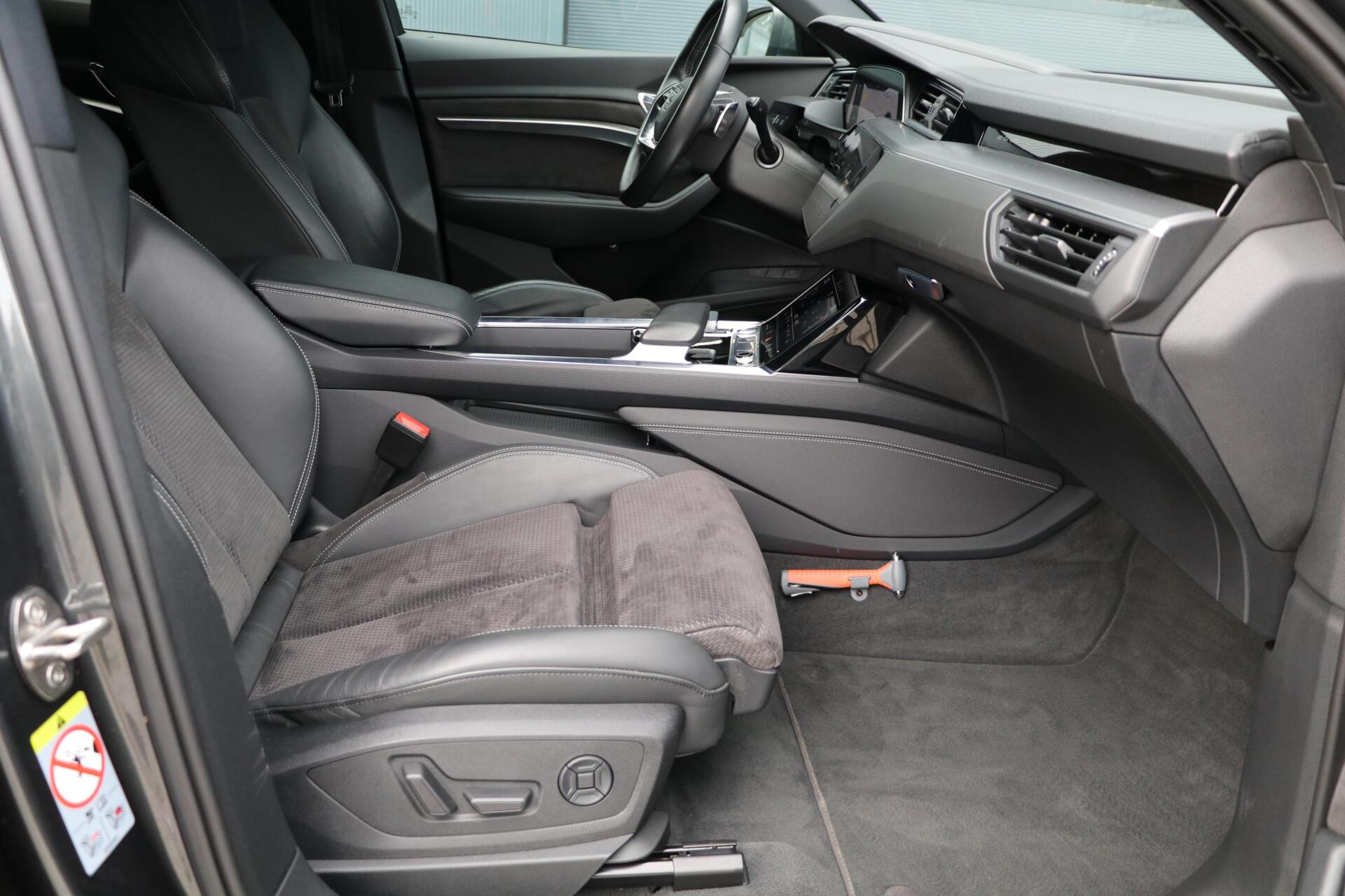 Foto van Audi E-tron 50