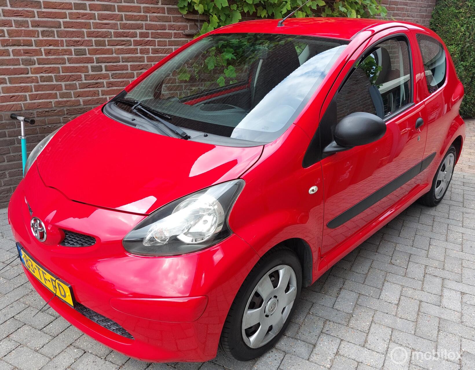 Toyota Toyota Aygo 1.0-12V 2006/122321km/APK 28-7-2027/MOOI!! 2006 - voorkant