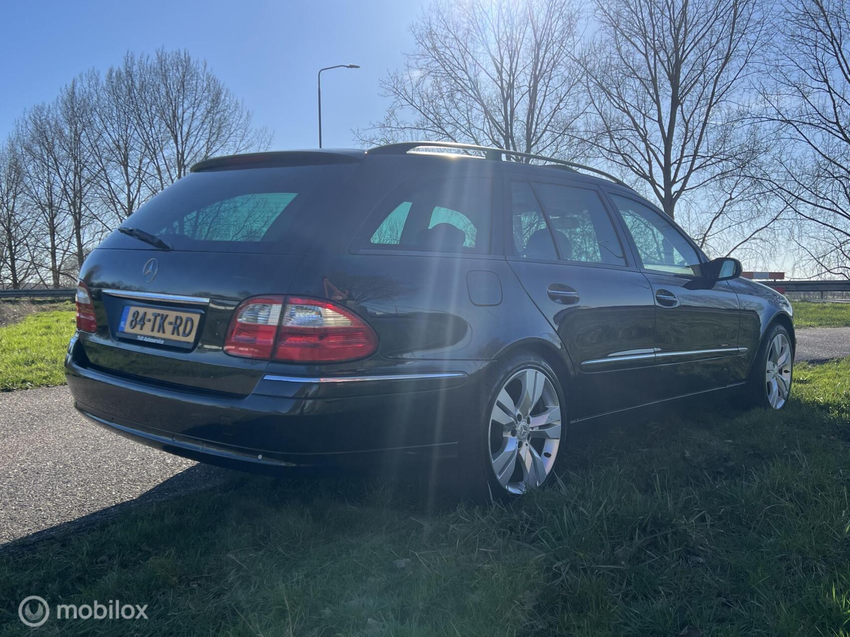 Foto van Mercedes-Benz E 500