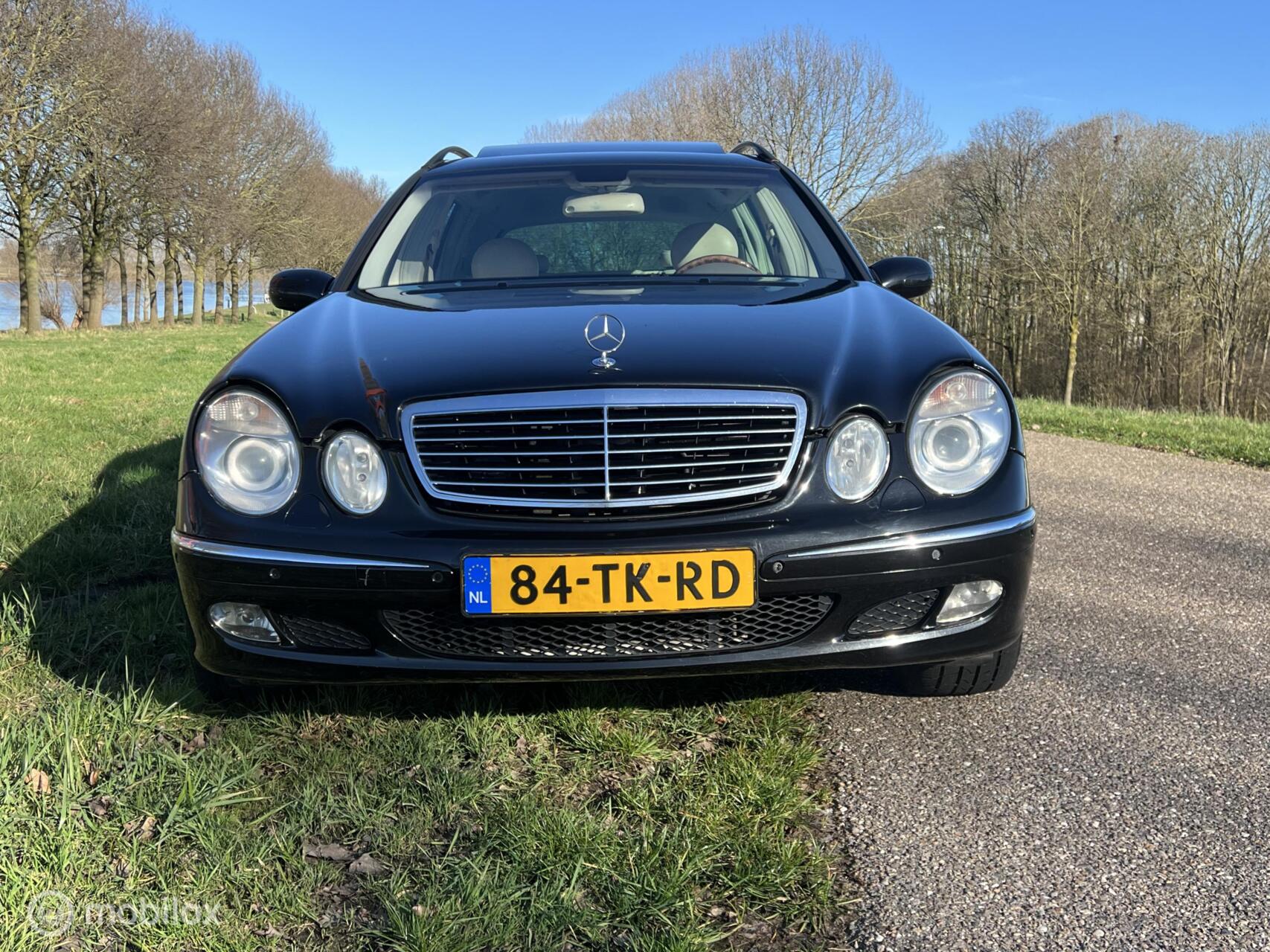 Foto van Mercedes-Benz E 500