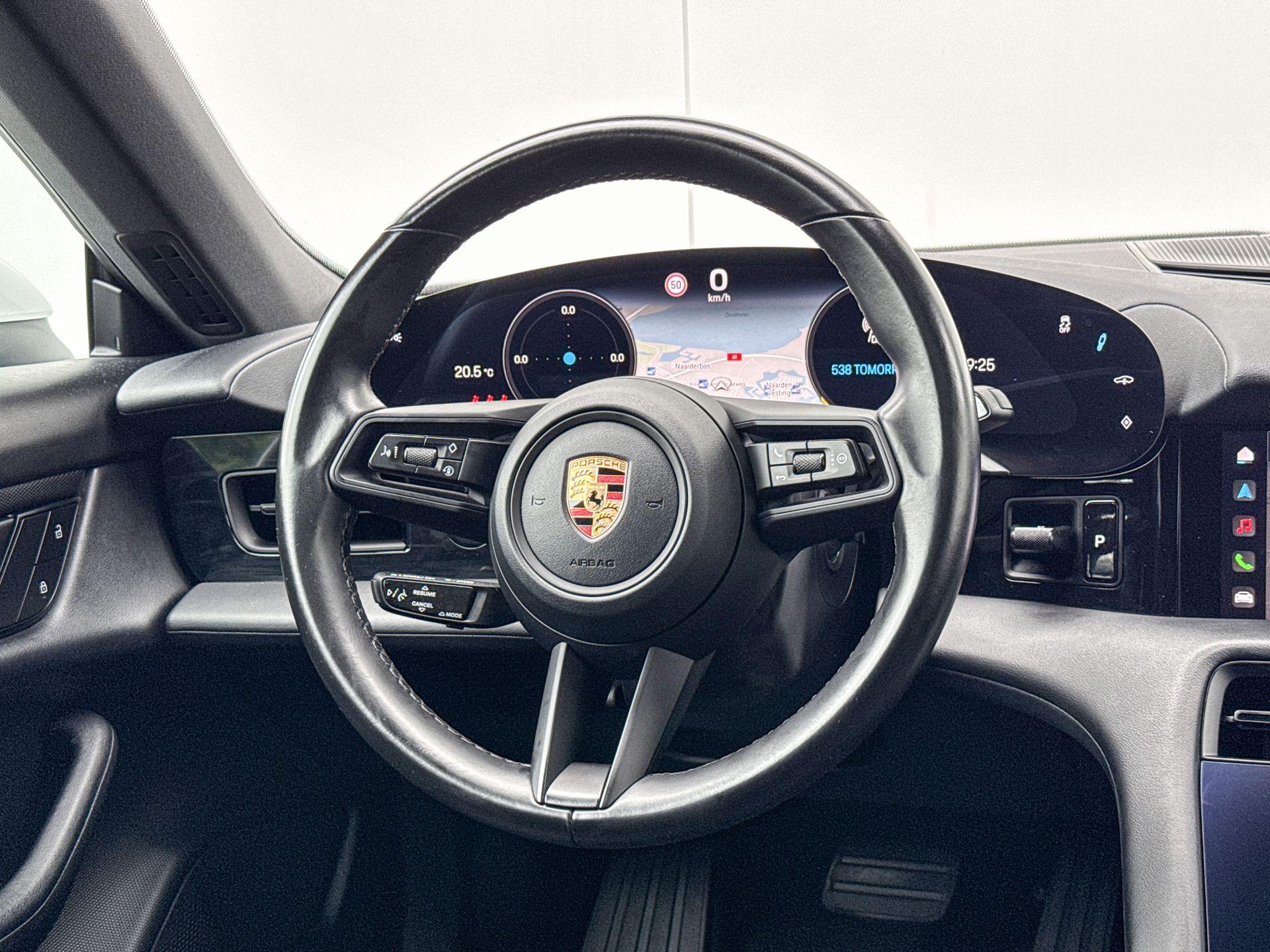 Foto van Porsche Taycan 4