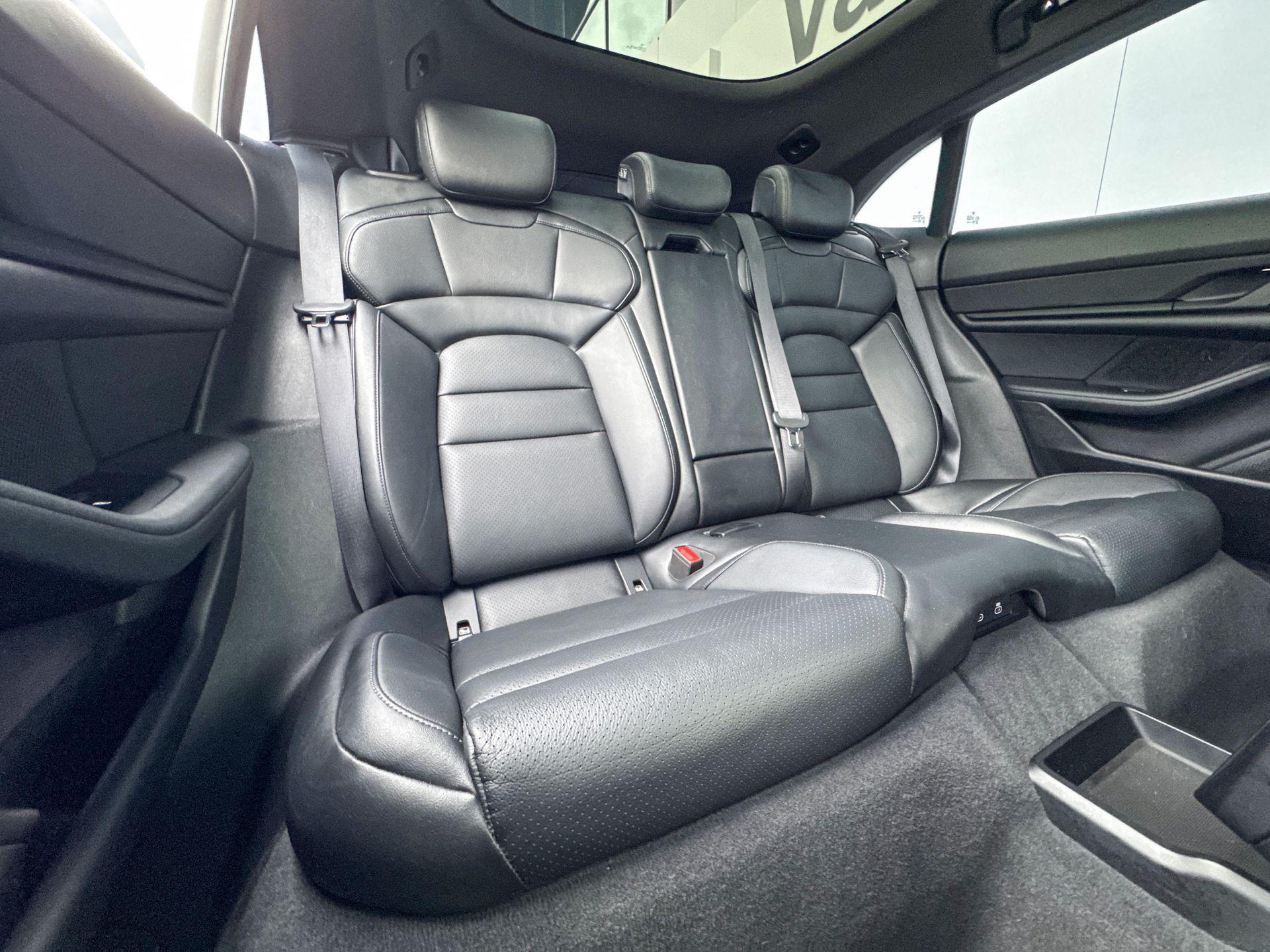 Foto van Porsche Taycan 4