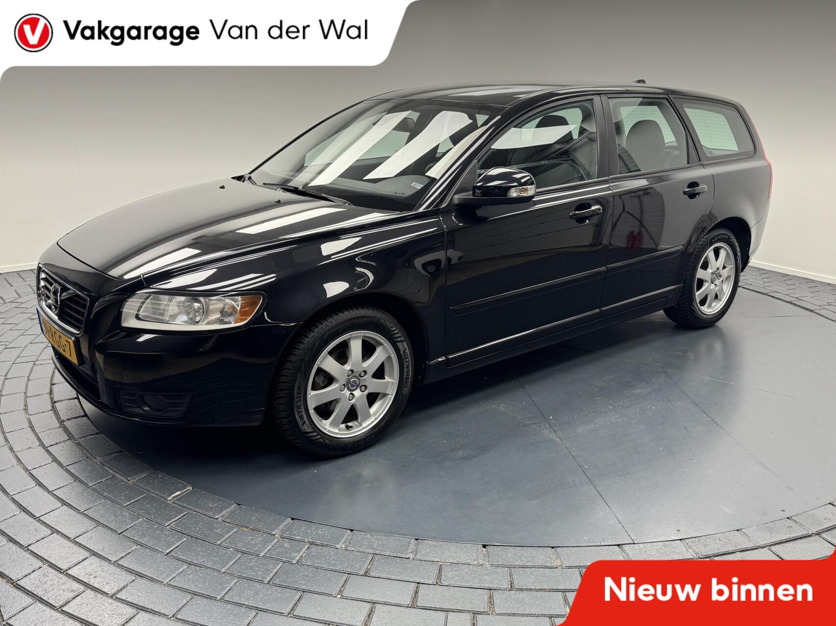 Volvo V50 2.0i Kinetic Trekhaak-Cr.contr-Clima-Parkeersensoren-Lm16''velgen 2011 - voorkant
