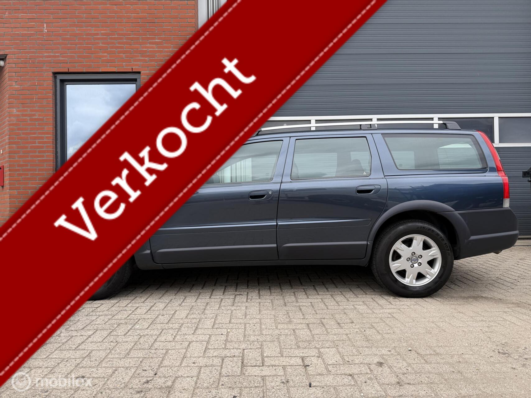 Volvo Xc70 2.5T Geartr. Momentum - orig. NL - leder 2006 - voorkant
