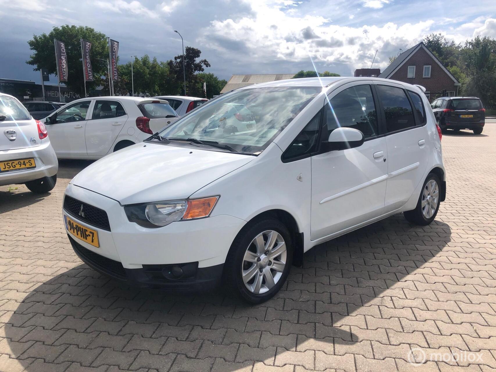 Mitsubishi Mitsubishi Colt 1.3 Edition Two Ell Pakk Airco Lmv Trh 2011 - voorkant