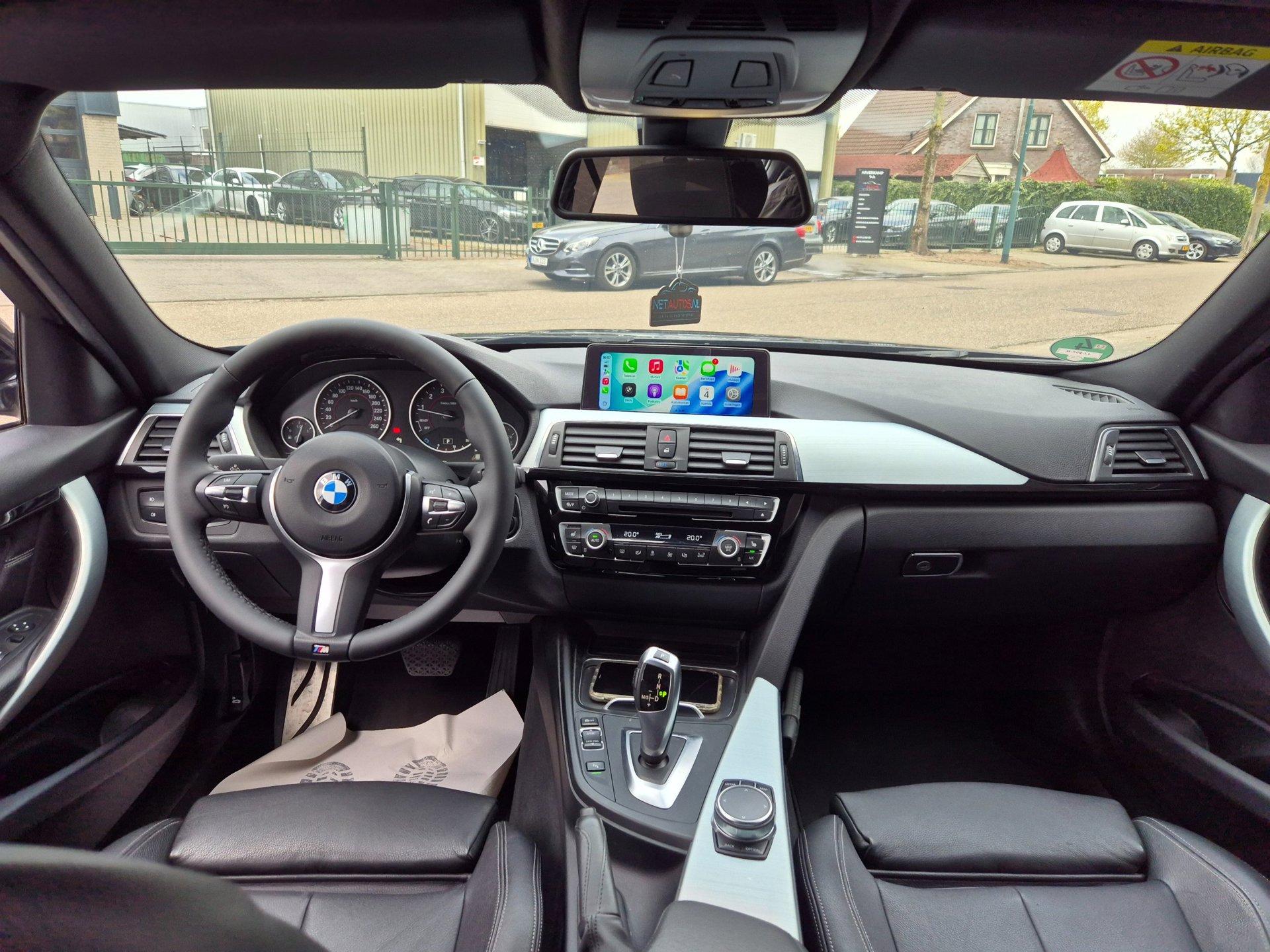 Foto van BMW 330i
