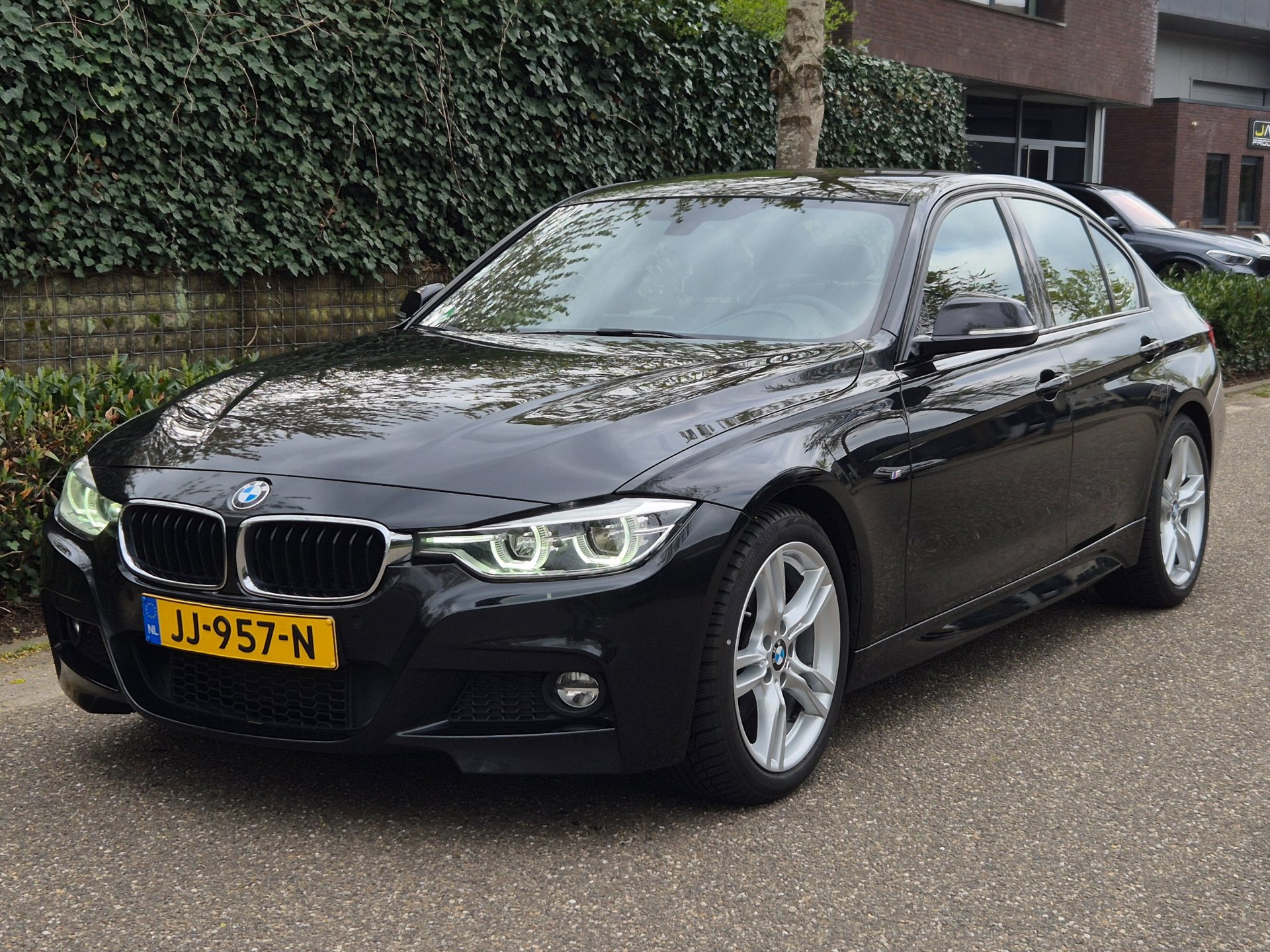 Foto van BMW 330i