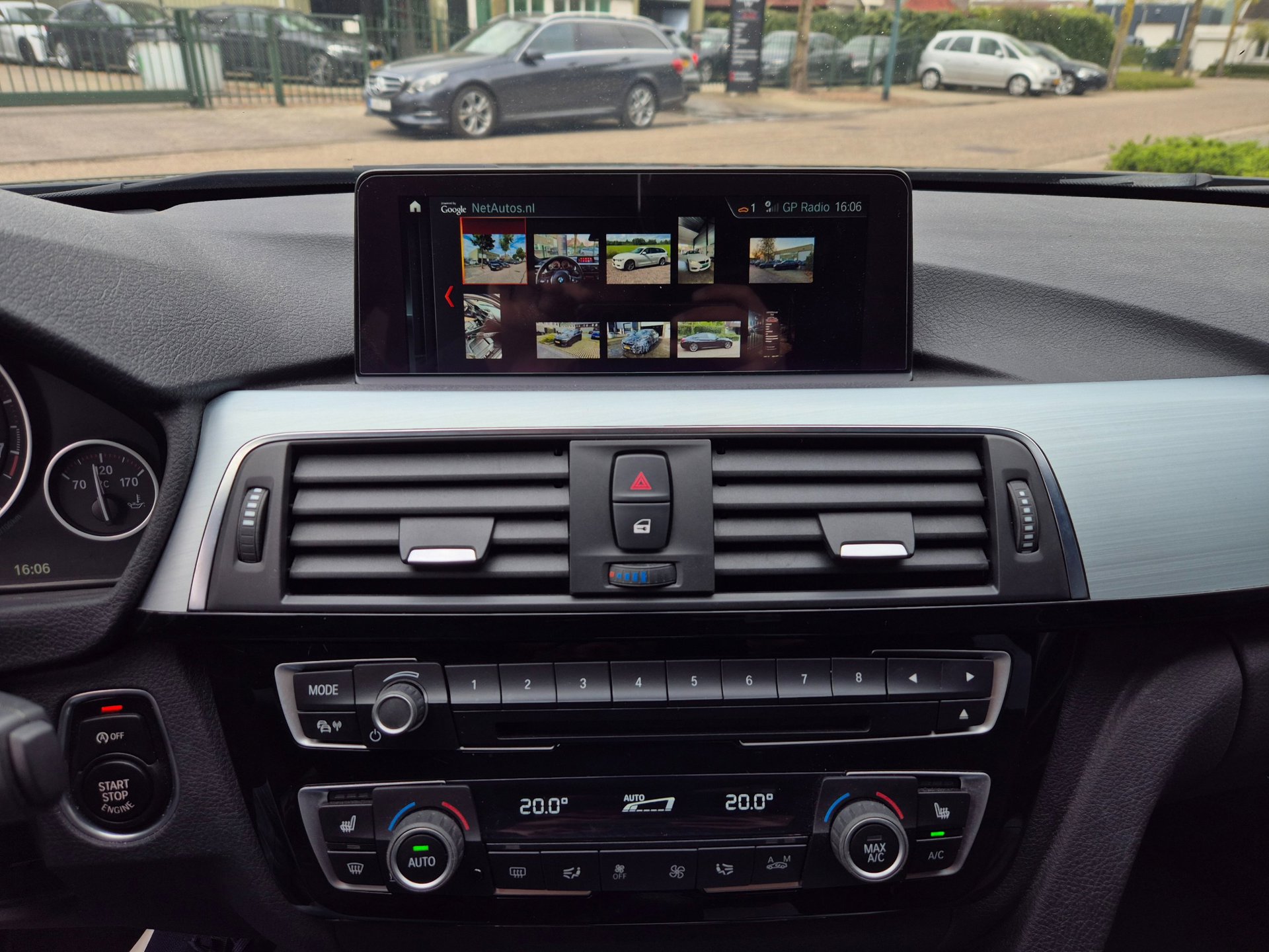 Foto van BMW 330i