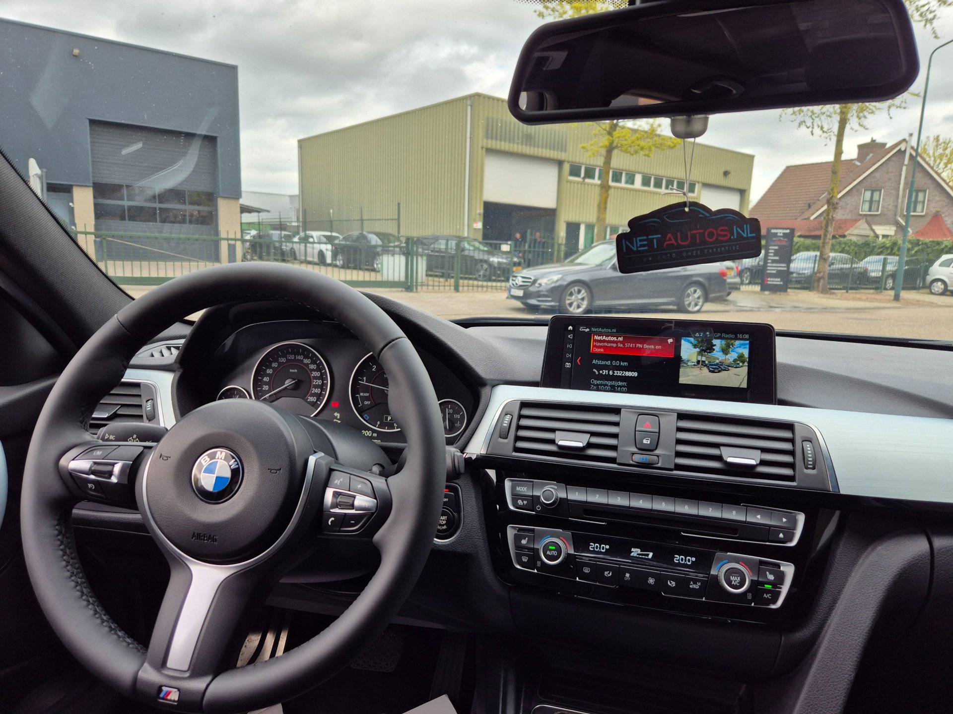 Foto van BMW 330i