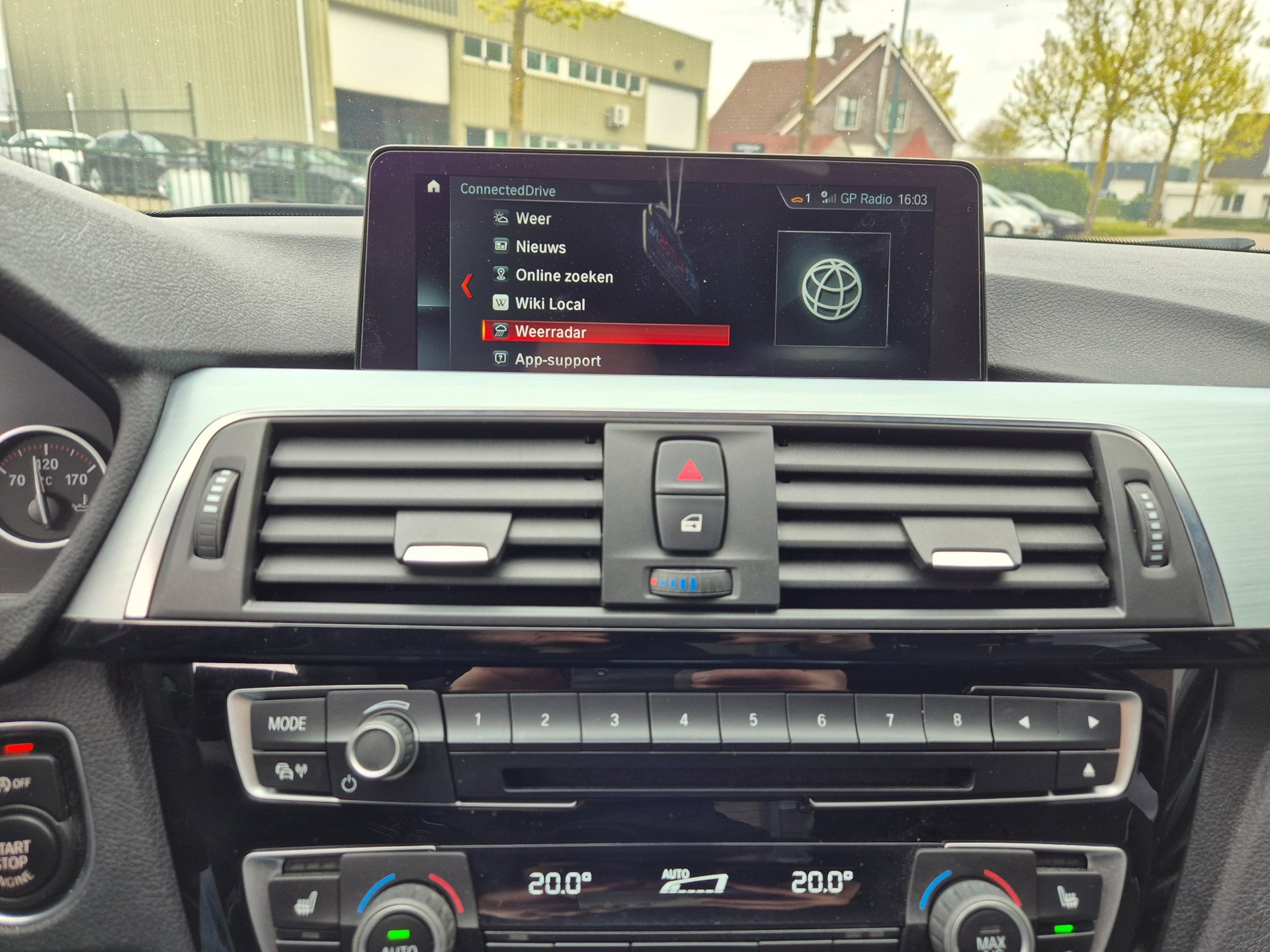 Foto van BMW 330i
