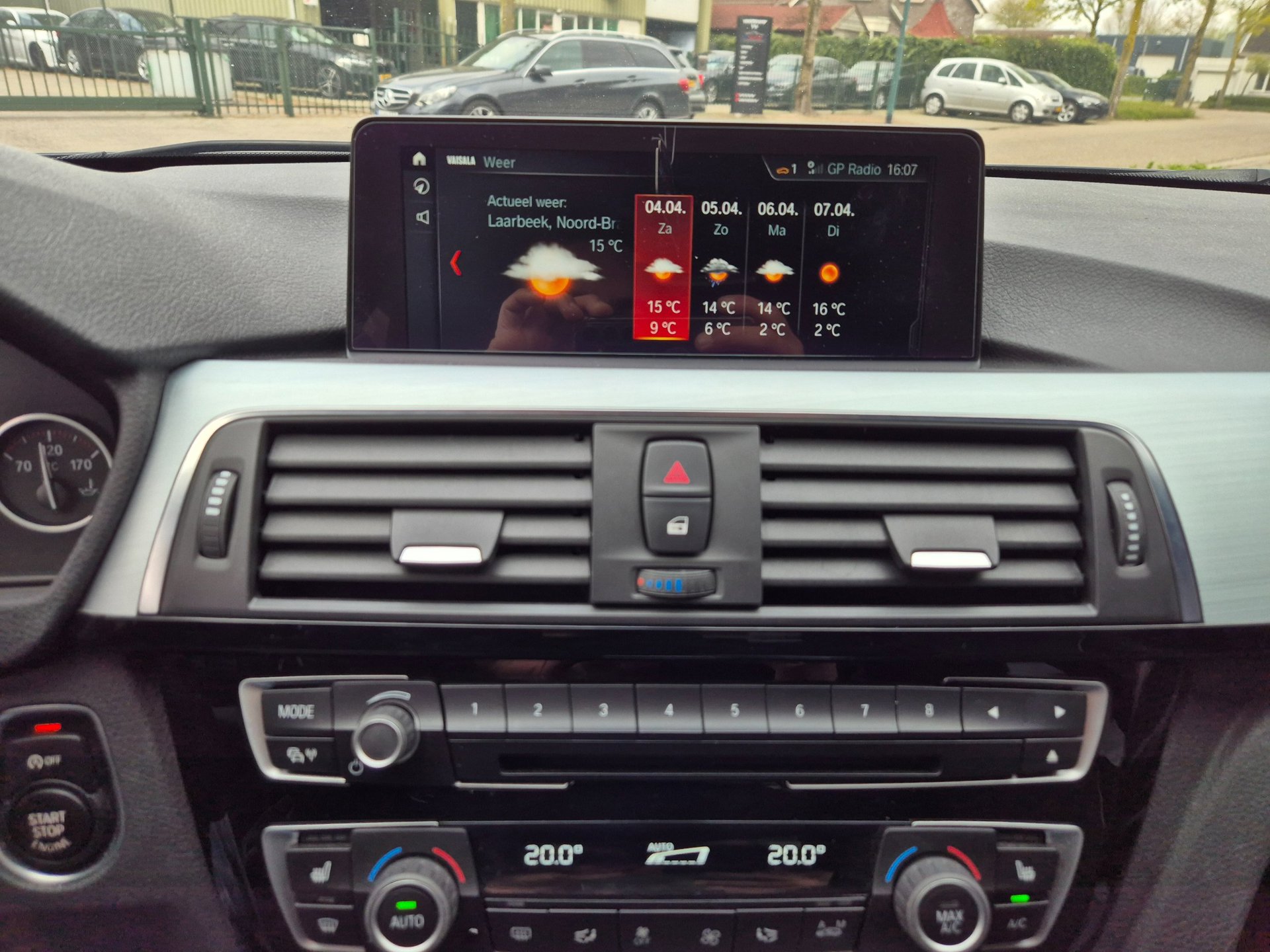 Foto van BMW 330i