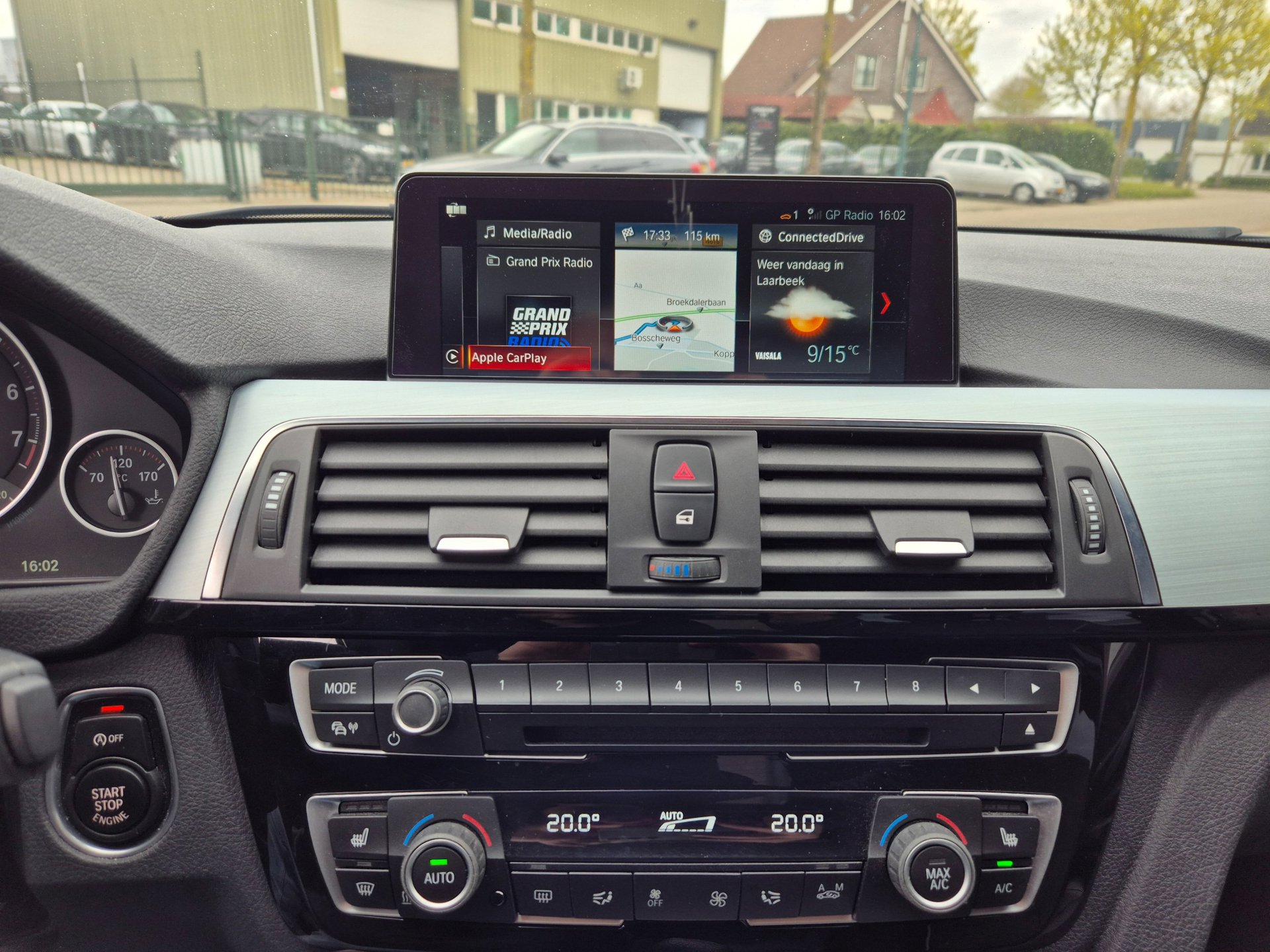 Foto van BMW 330i