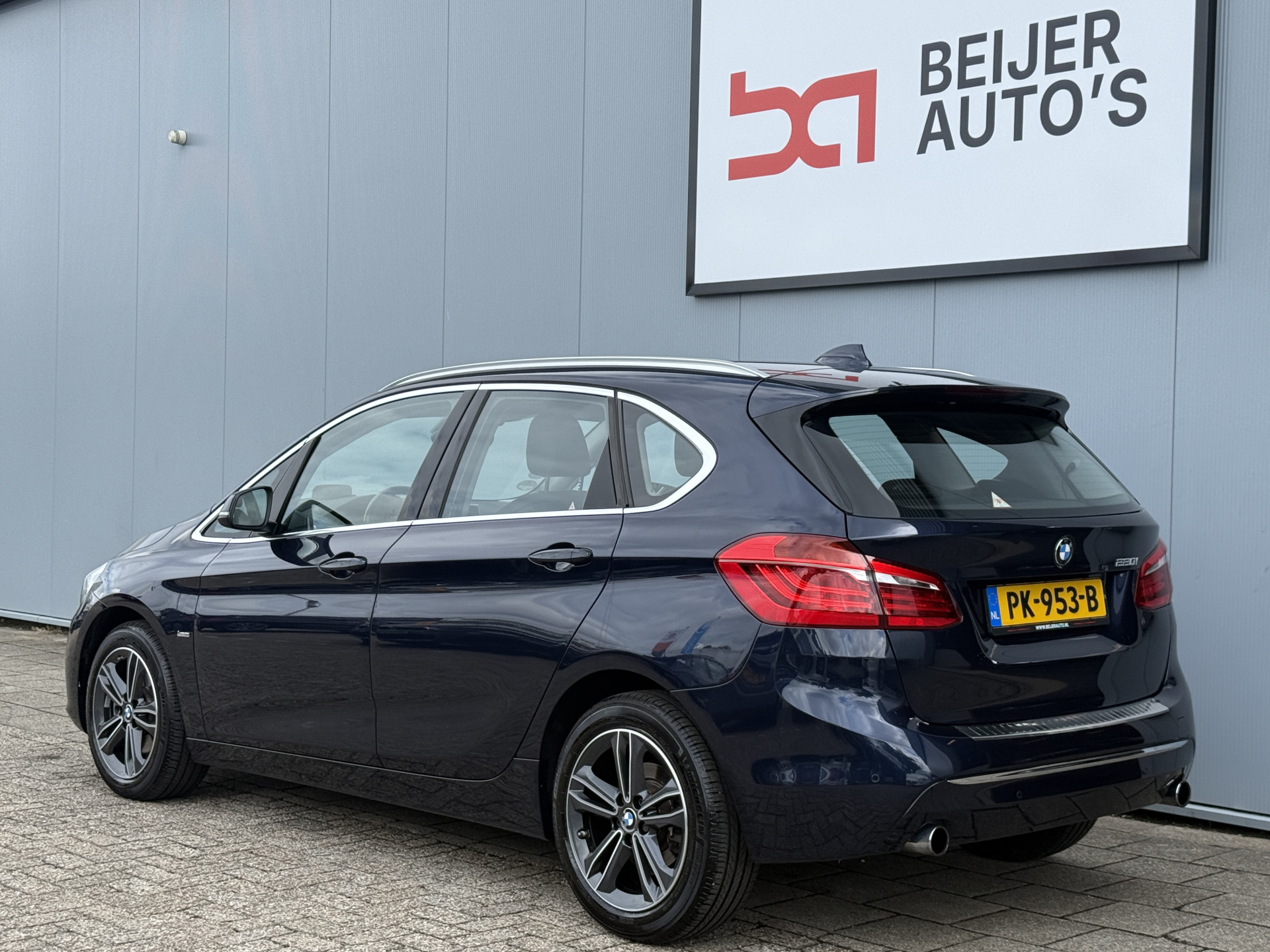 Foto van BMW 220i Active Tourer