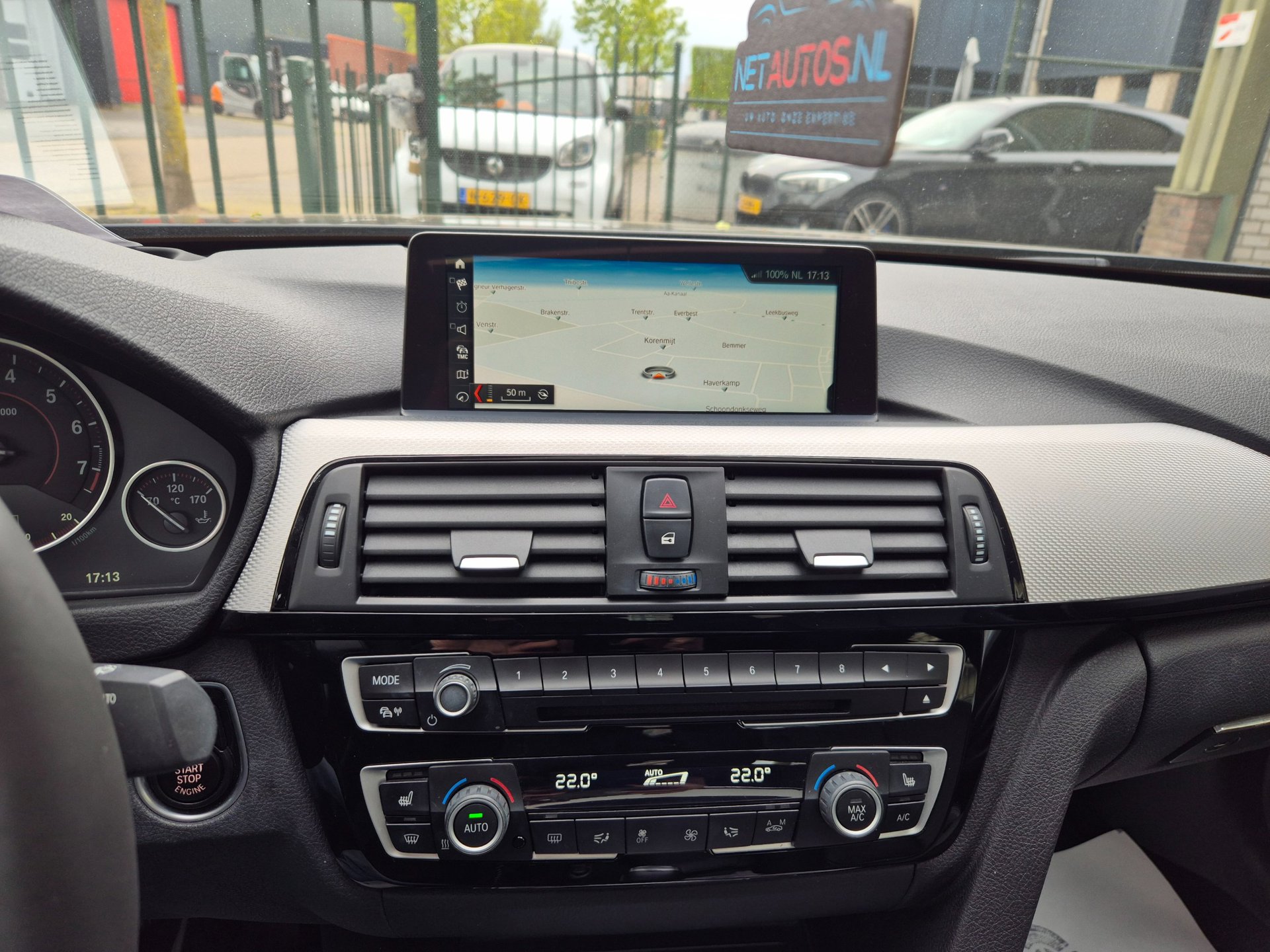 Foto van BMW 330i