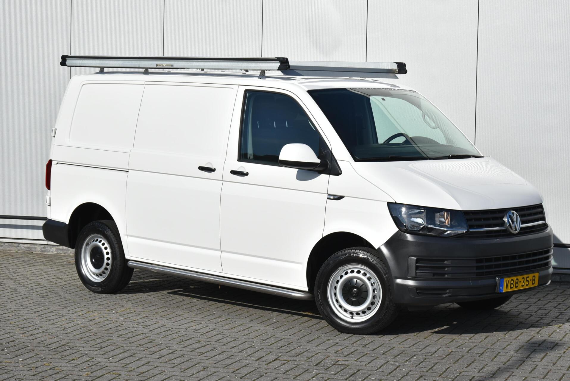 Volkswagen Transporter 2.0 TDI L1H1 Airco Navi Apple Euro 6 2019 - voorkant
