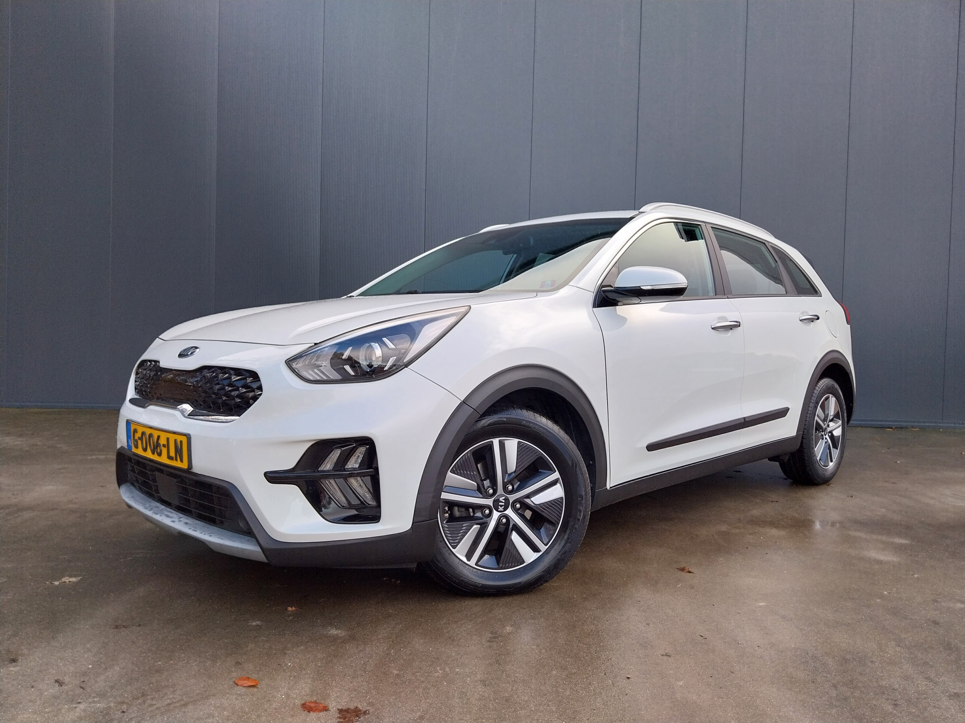 Kia Niro 1.6 GDi Hybrid ExecutiveLine CAMERA ADAPT CRUISE APPLE CARPLAY HALF LEER DAB LED NAVI ECC 2019 - voorkant
