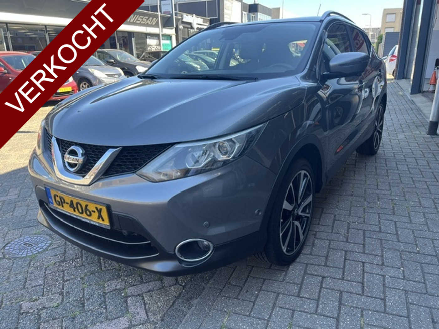 Nissan Nissan Qashqai 1.2 Tekna | Automaat | Panoramadak 2015 - voorkant