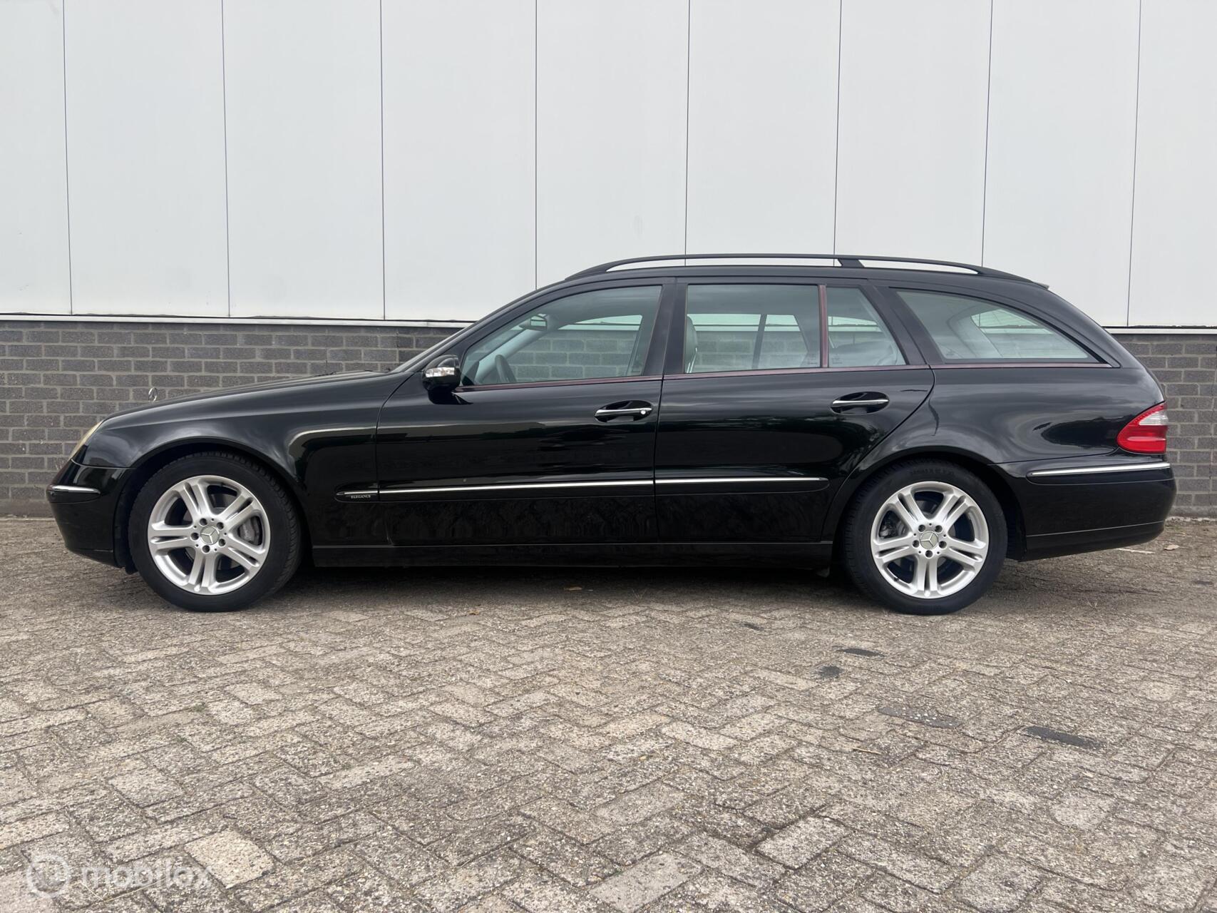 Foto van Mercedes-Benz E 320
