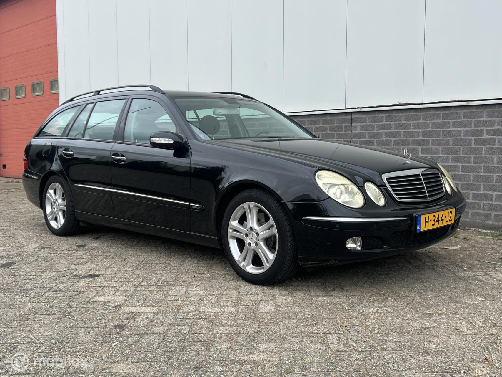 Foto van Mercedes-Benz E 320