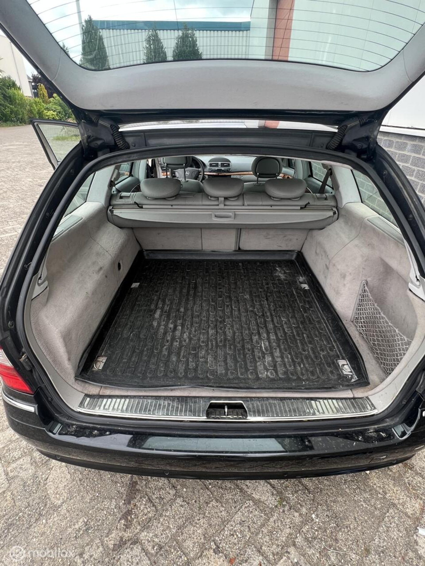 Foto van Mercedes-Benz E 320