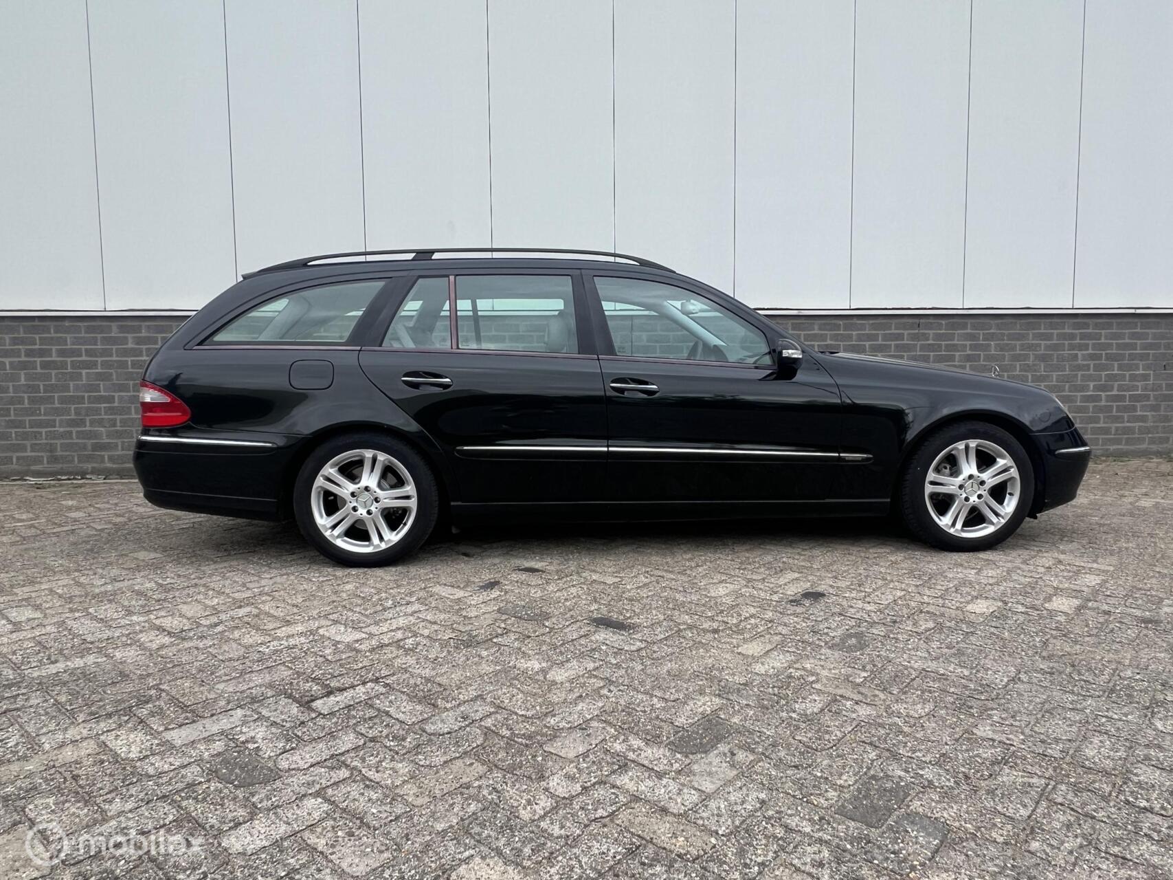 Foto van Mercedes-Benz E 320