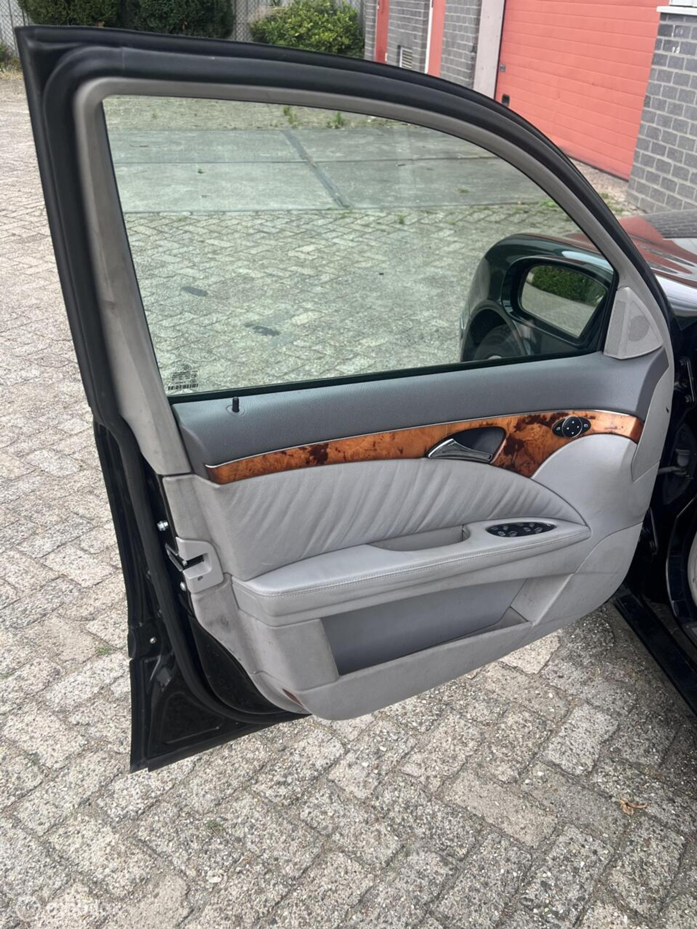 Foto van Mercedes-Benz E 320