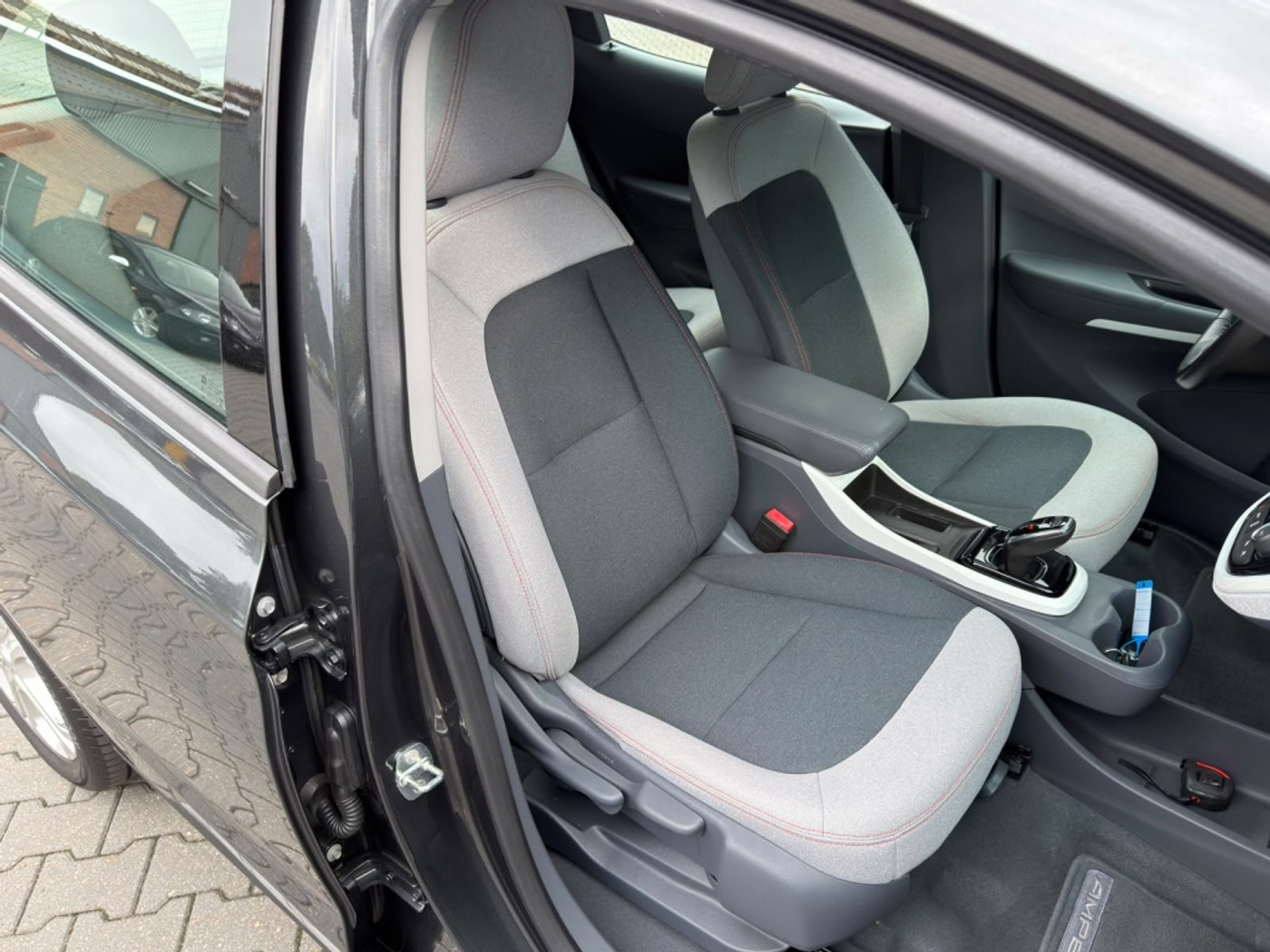 Foto van Opel Ampera-e