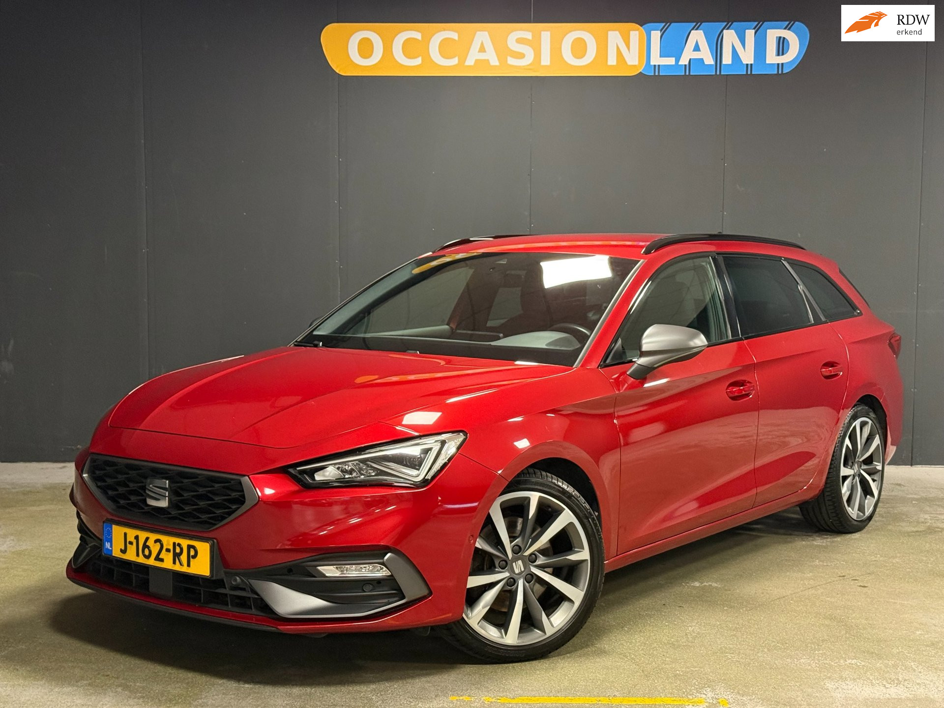 Seat Leon Sportstourer 1.5 eTSI FR|TREKHAAK|SFEER|CAMERA|KEYLESS|PDC|ACC|STUURV|LED|CARPLAY|18INCH| 2020 - voorkant
