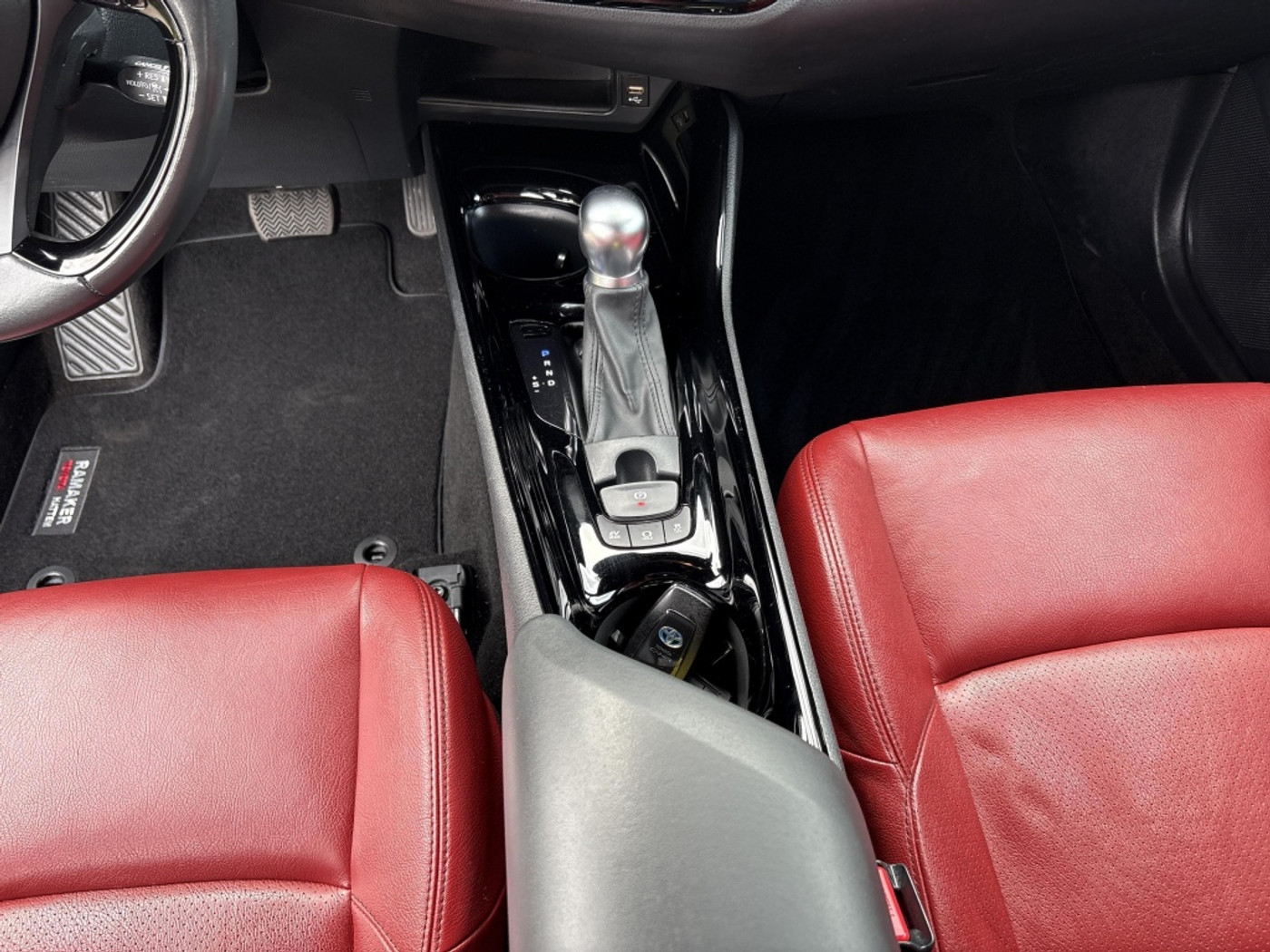 Foto van Toyota Toyota C-hr