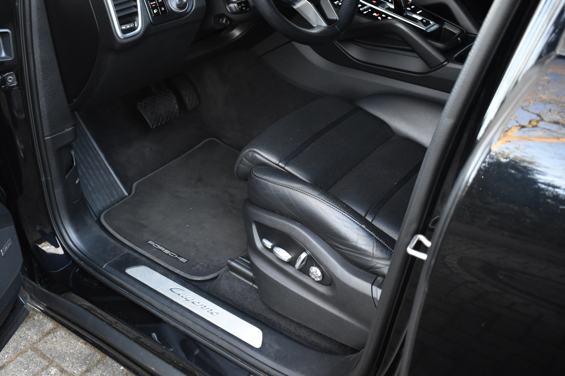 Foto van Porsche Cayenne E-hybrid