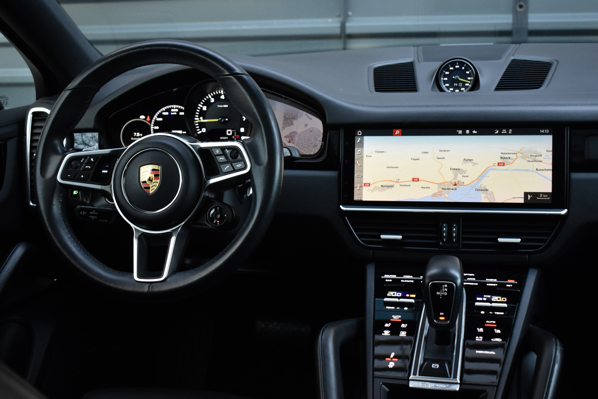 Foto van Porsche Cayenne E-hybrid
