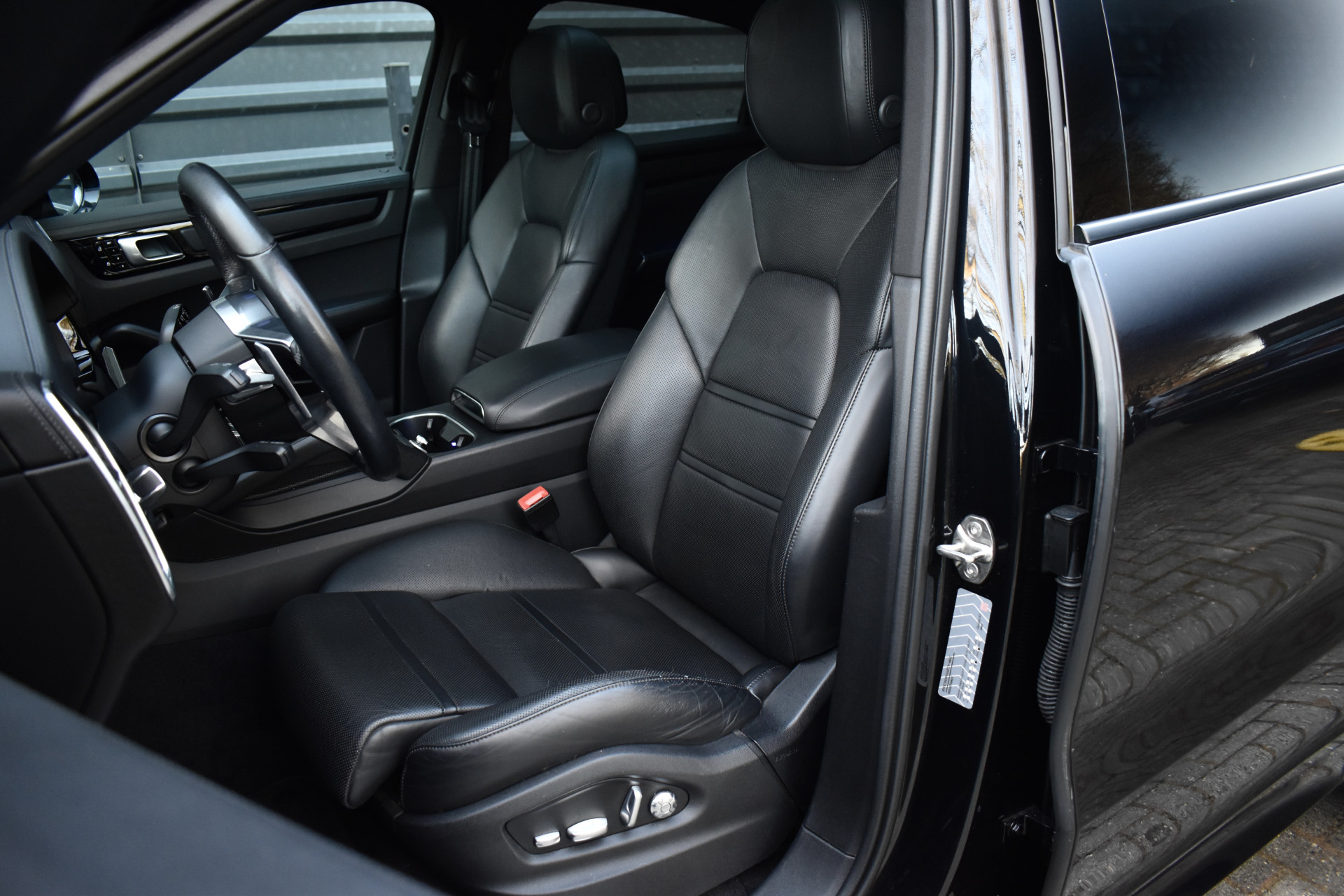Foto van Porsche Cayenne E-hybrid