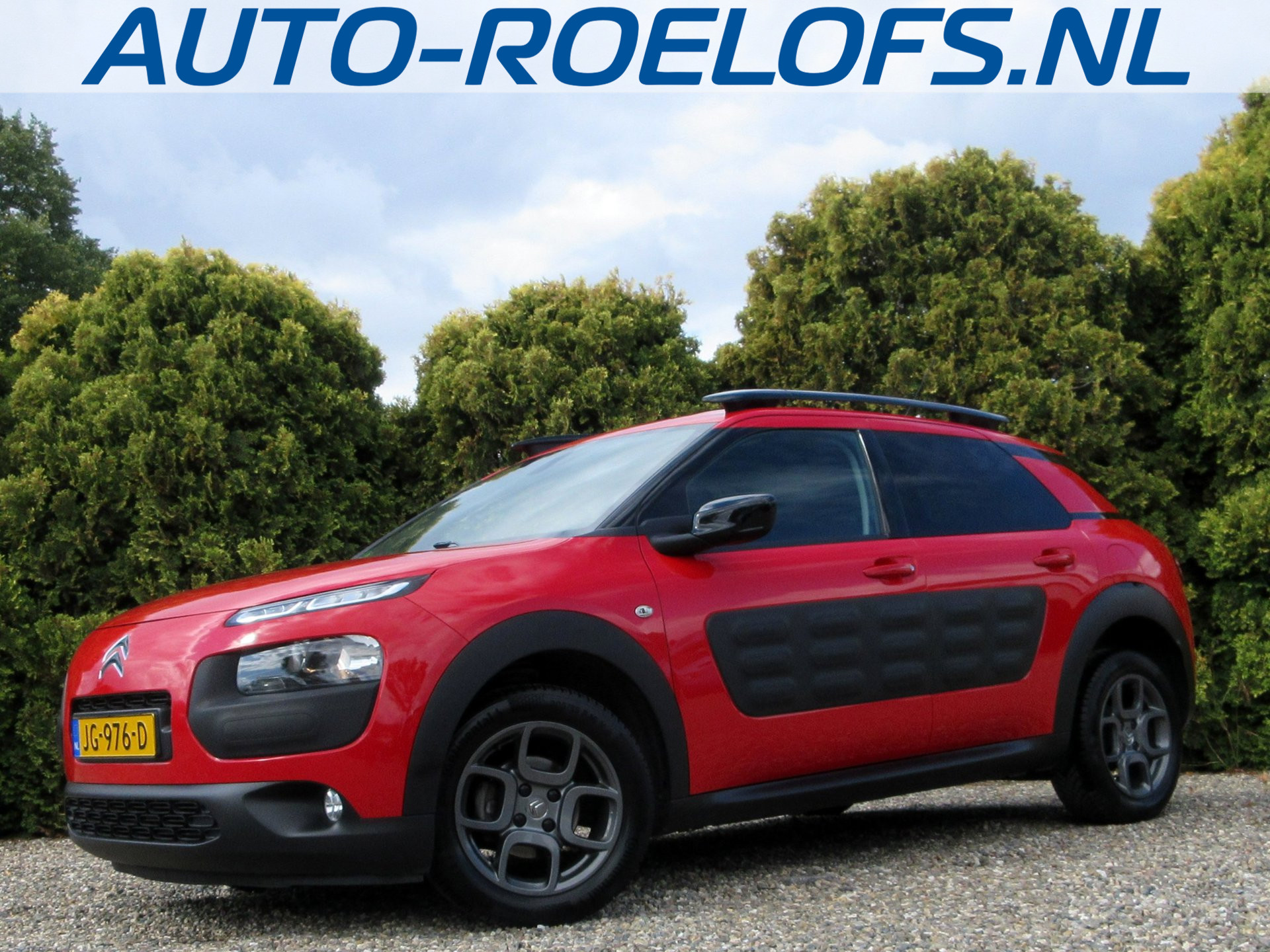 Citroen C4 Cactus 1.2 PureTech Shine * Navigatie * 2016 - voorkant