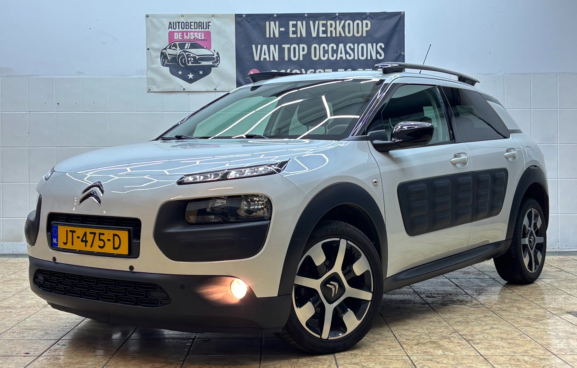 Citroen C4 Cactus 1.2 P-Tech Shine/3DE EIG / Dealer O.H / TOP STAAT 2016 - voorkant