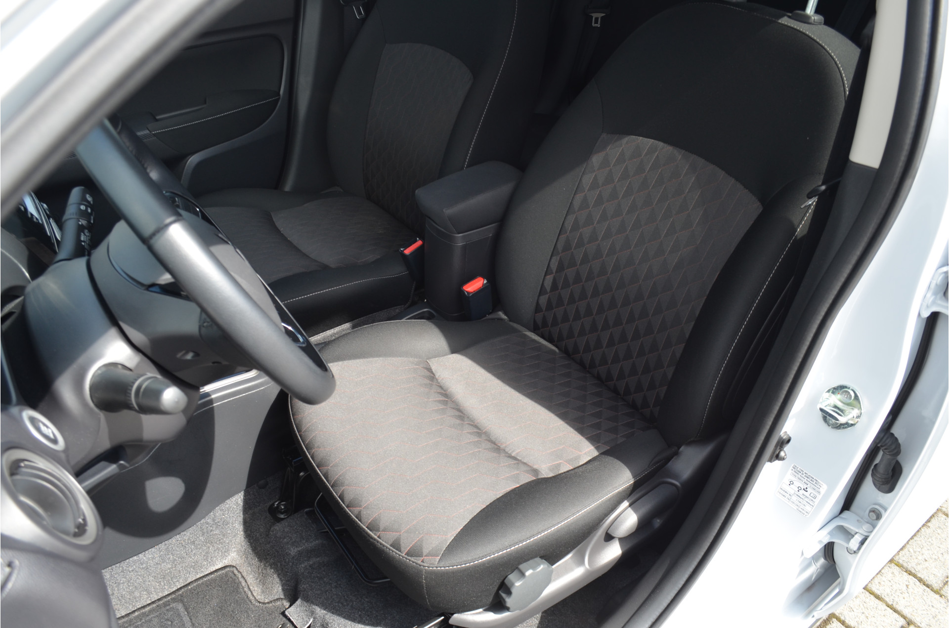 Foto van Mitsubishi Mitsubishi Space Star