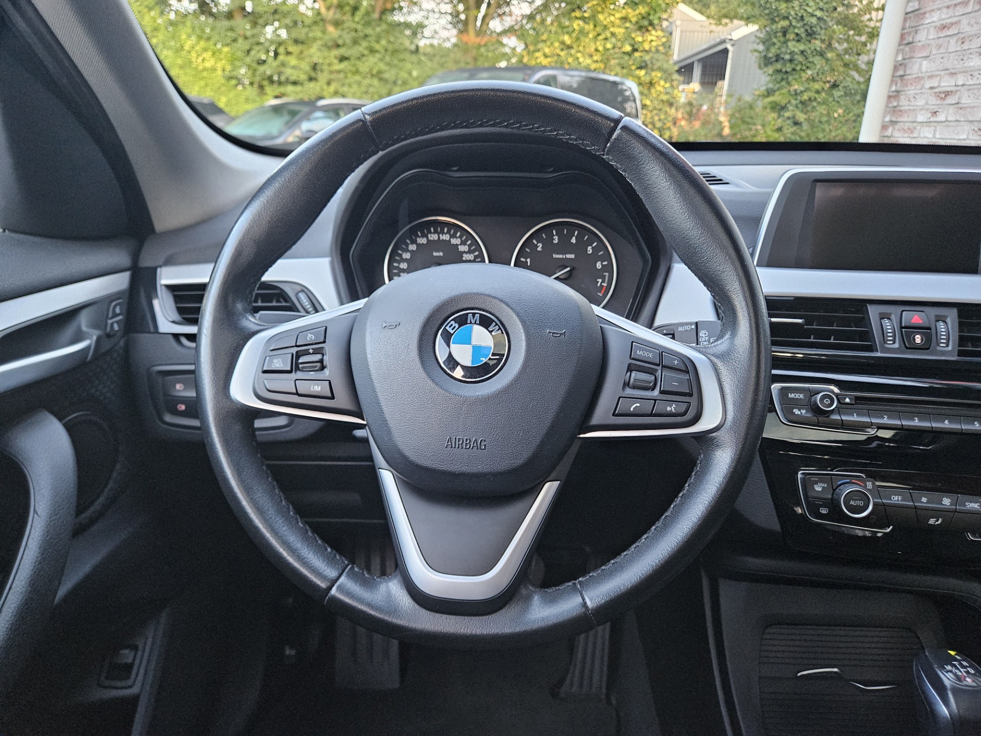Foto van BMW X1 Xdrive20i