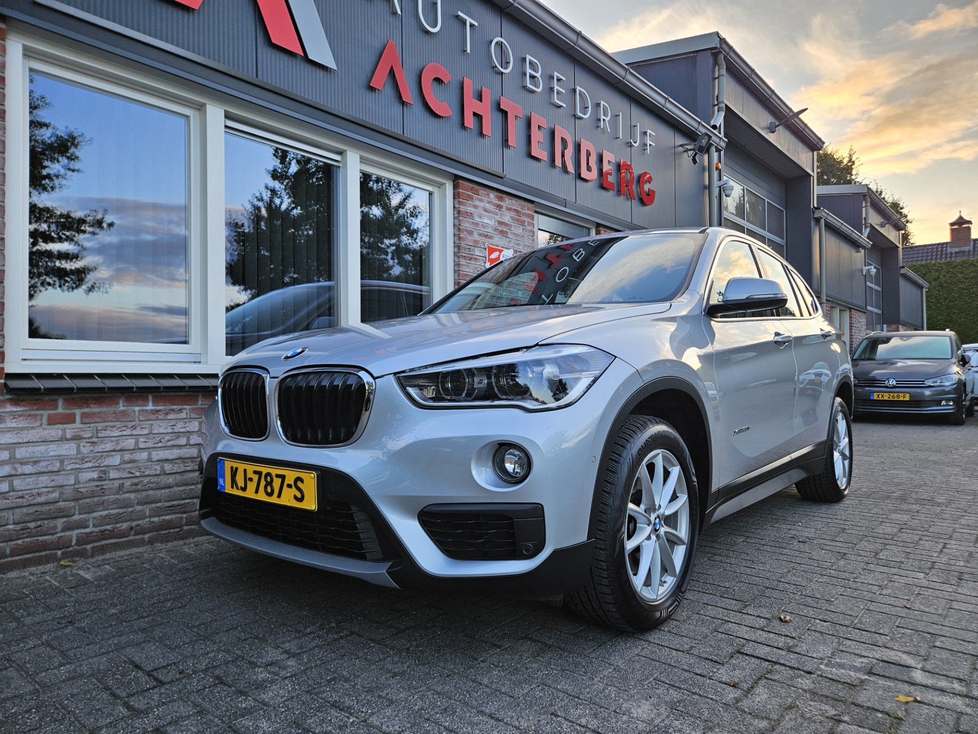 Foto van BMW X1 Xdrive20i